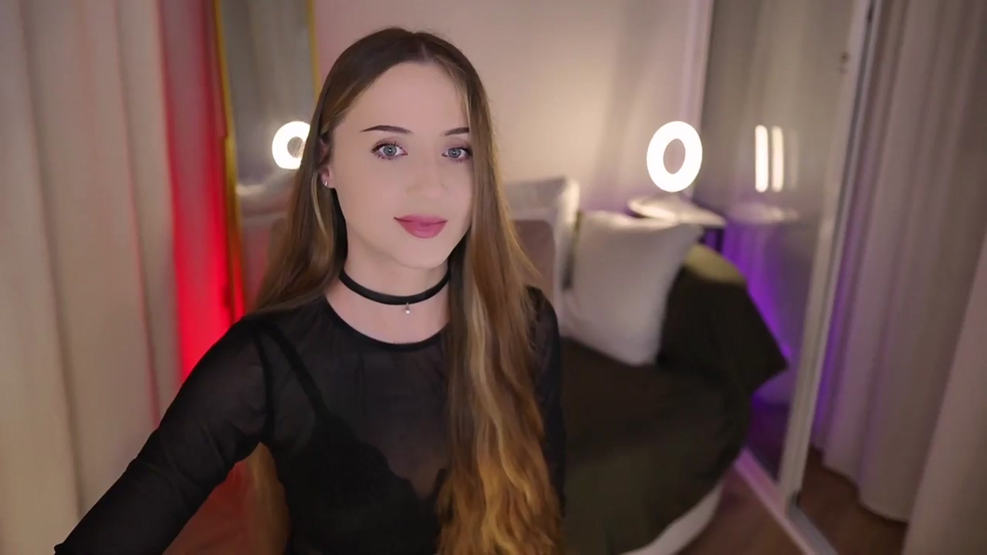 Gallery image thumbnail from Innocent_Soul's myfreecams stream on, 08/06/2025, 17:08 image 6 of 20