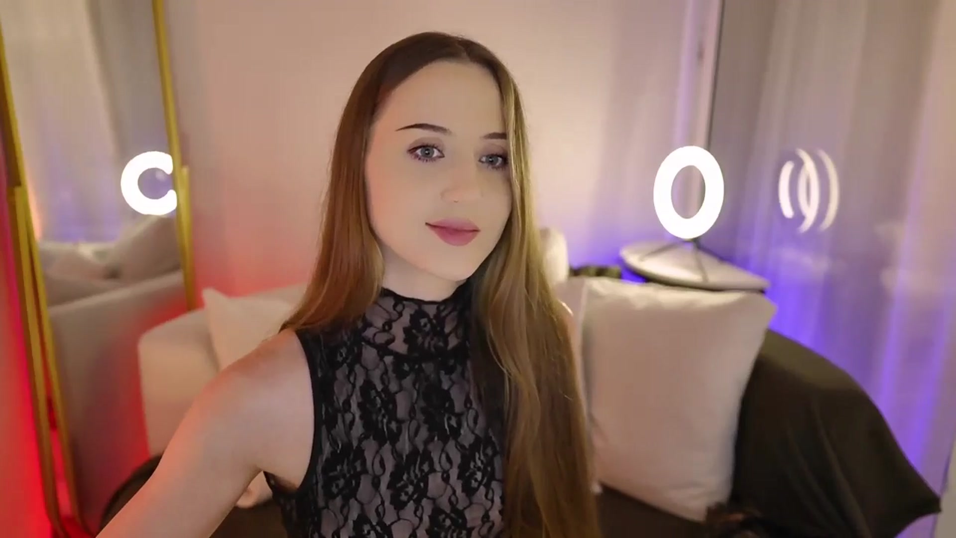 Gallery image thumbnail from Innocent_Soul's myfreecams stream on, 08/13/2025, 21:07 image 3 of 20