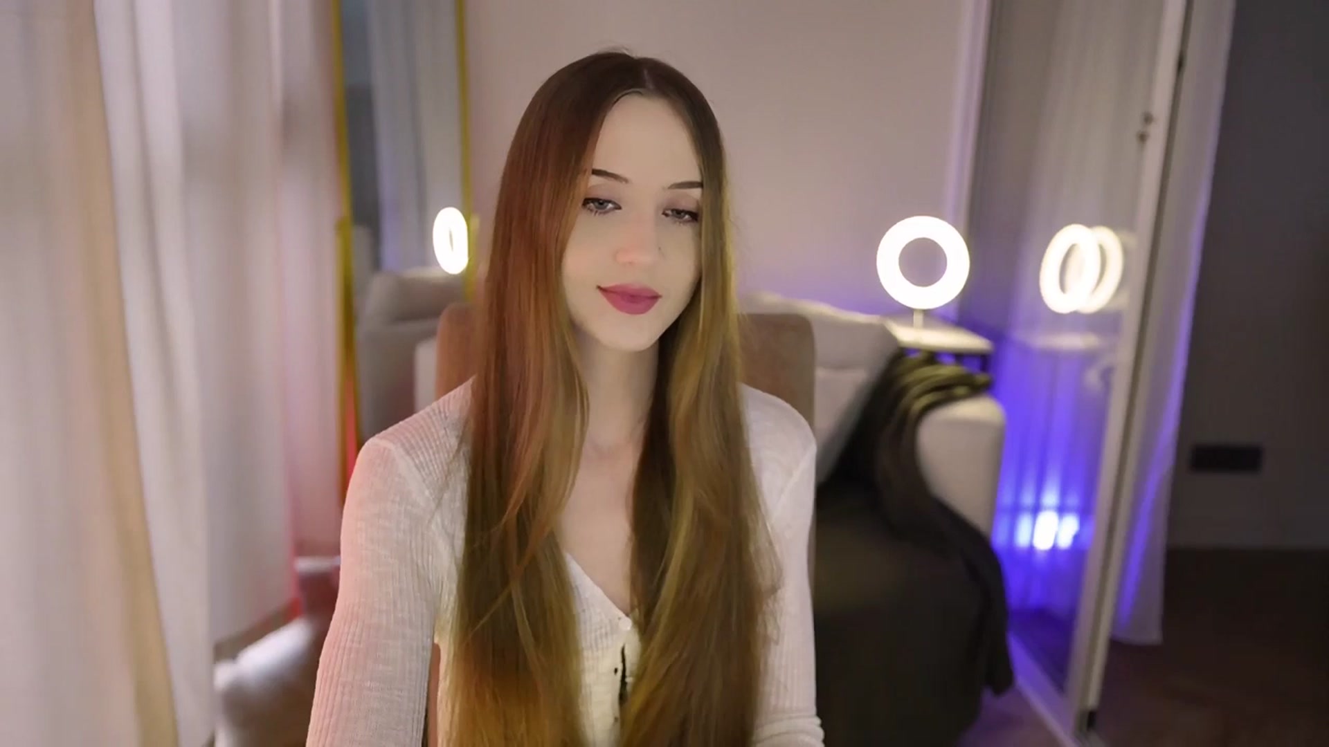 Gallery image thumbnail from Innocent_Soul's myfreecams stream on, 09/04/2025, 14:46 image 13 of 20