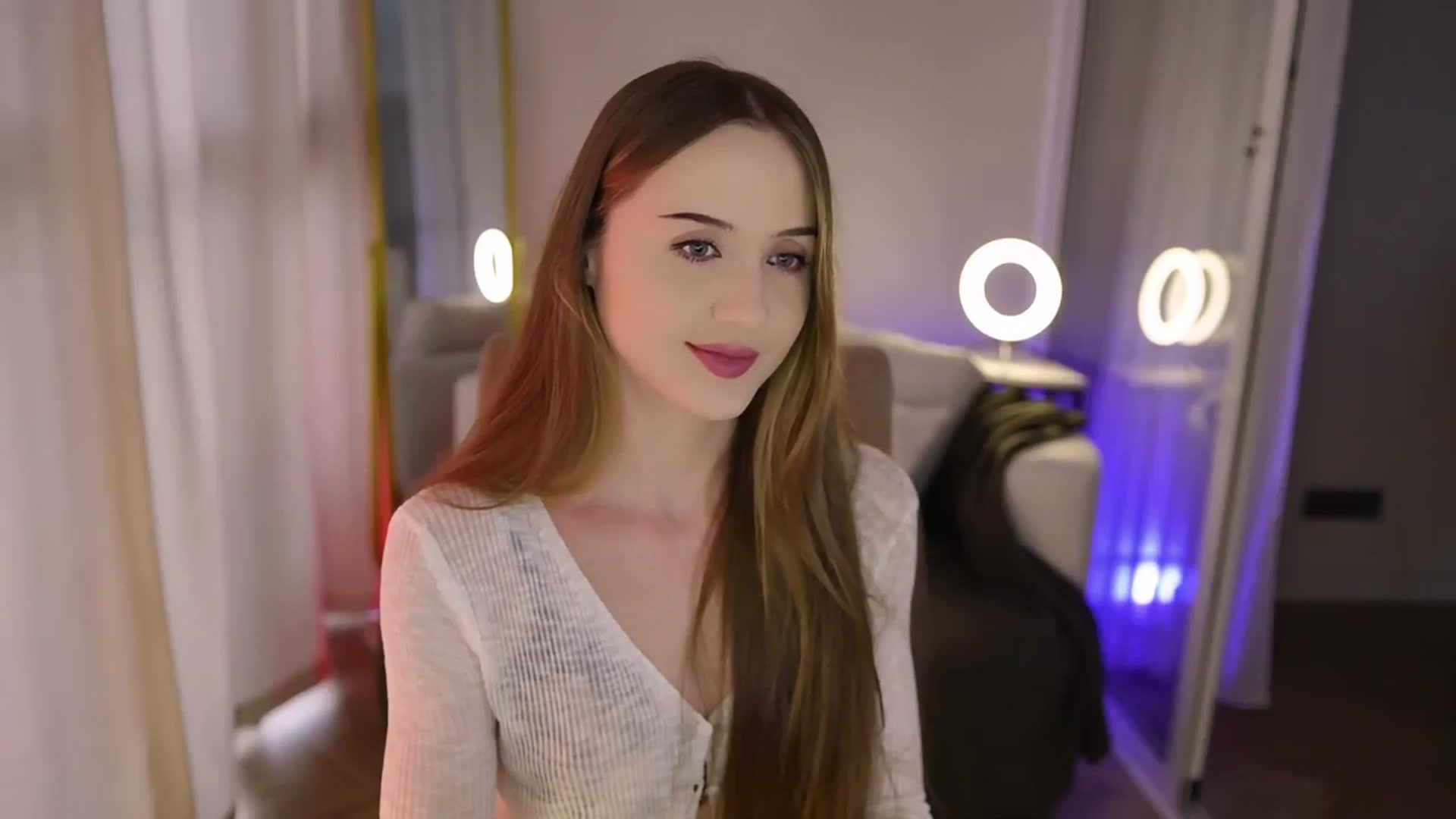 Gallery image thumbnail from Innocent_Soul's myfreecams stream on, 09/04/2025, 14:46 image 9 of 20