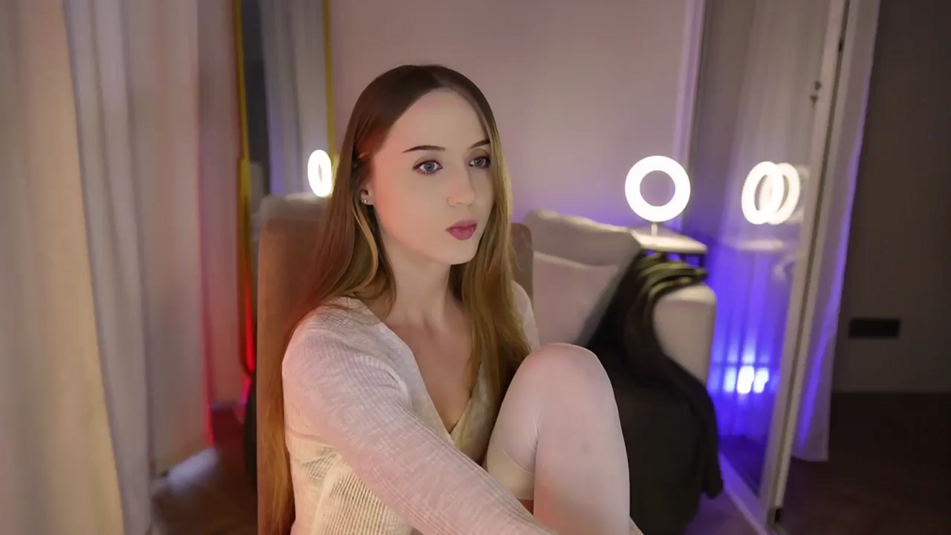 Gallery image thumbnail from Innocent_Soul's myfreecams stream on, 09/04/2025, 16:09 image 5 of 20