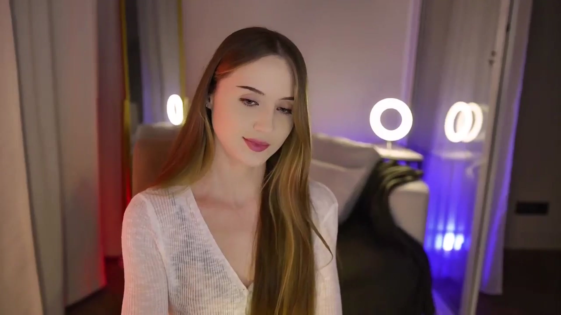 Gallery image thumbnail from Innocent_Soul's myfreecams stream on, 09/04/2025, 16:09 image 17 of 20