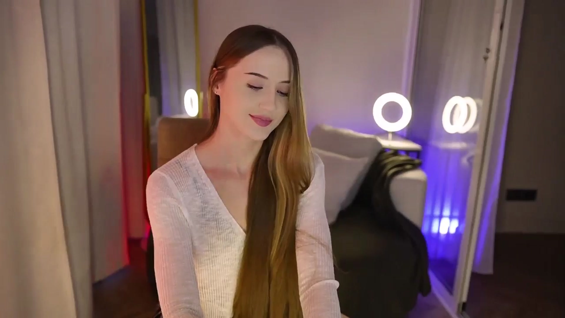 Gallery image thumbnail from Innocent_Soul's myfreecams stream on, 09/04/2025, 16:09 image 11 of 20