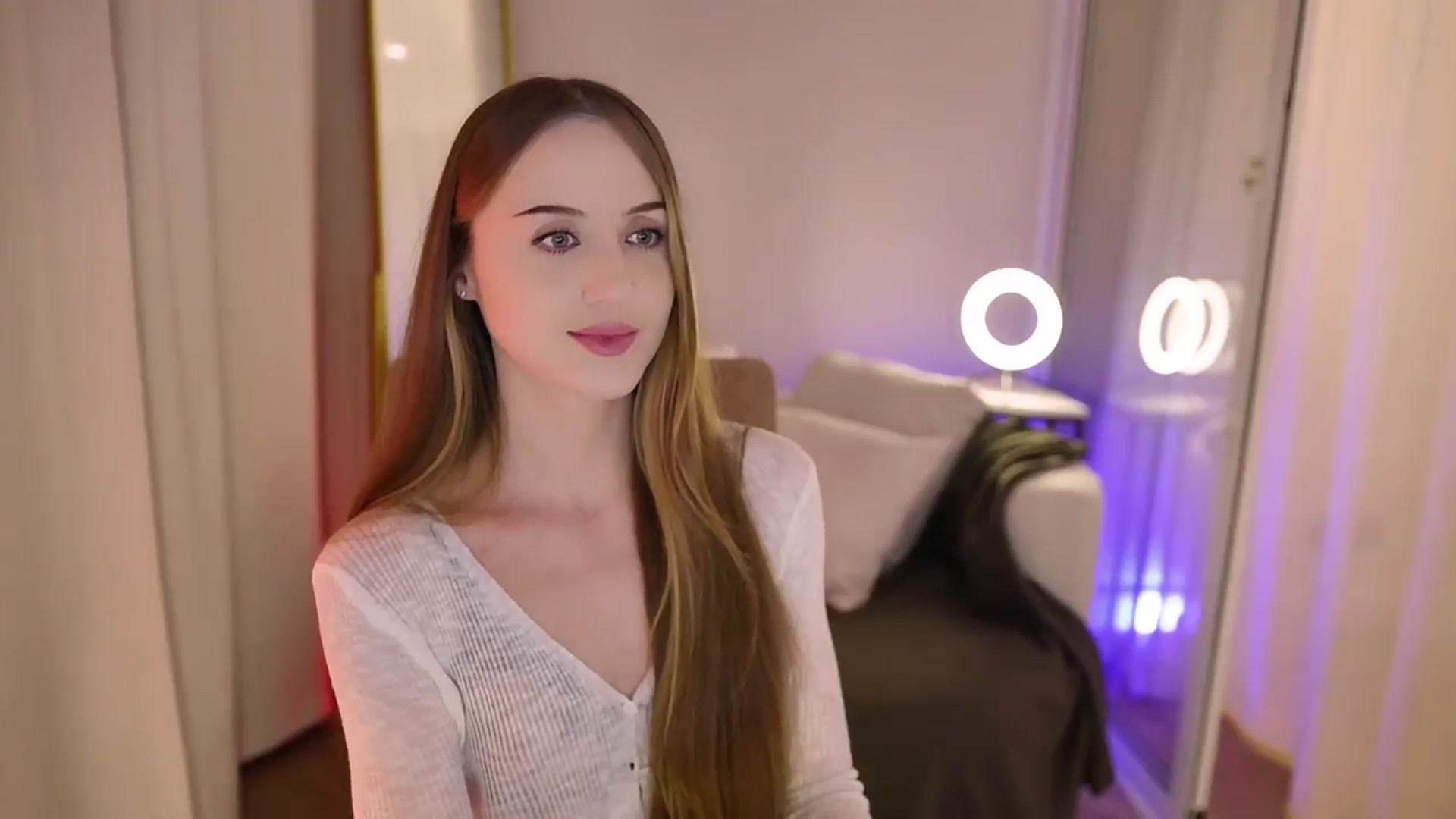 Gallery image thumbnail from Innocent_Soul's myfreecams stream on, 09/04/2025, 18:49 image 20 of 20