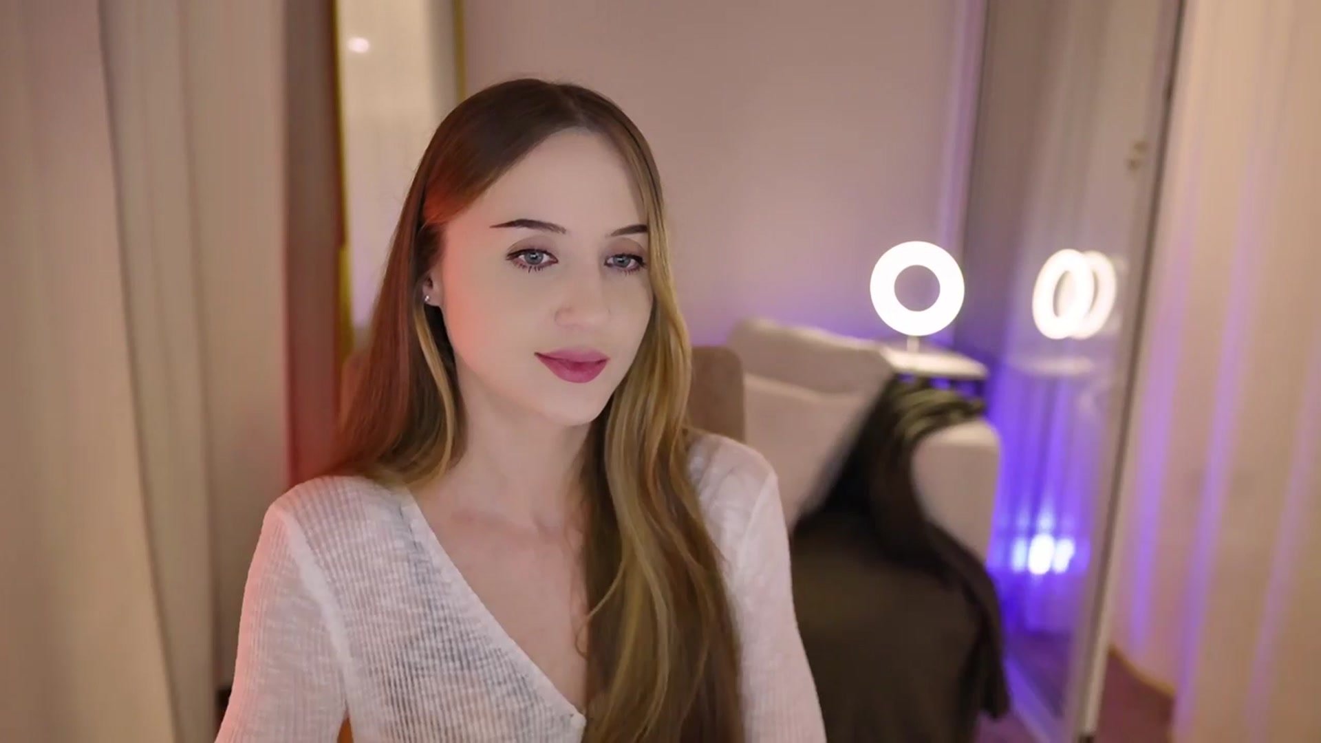 Gallery image thumbnail from Innocent_Soul's myfreecams stream on, 09/04/2025, 18:49 image 18 of 20