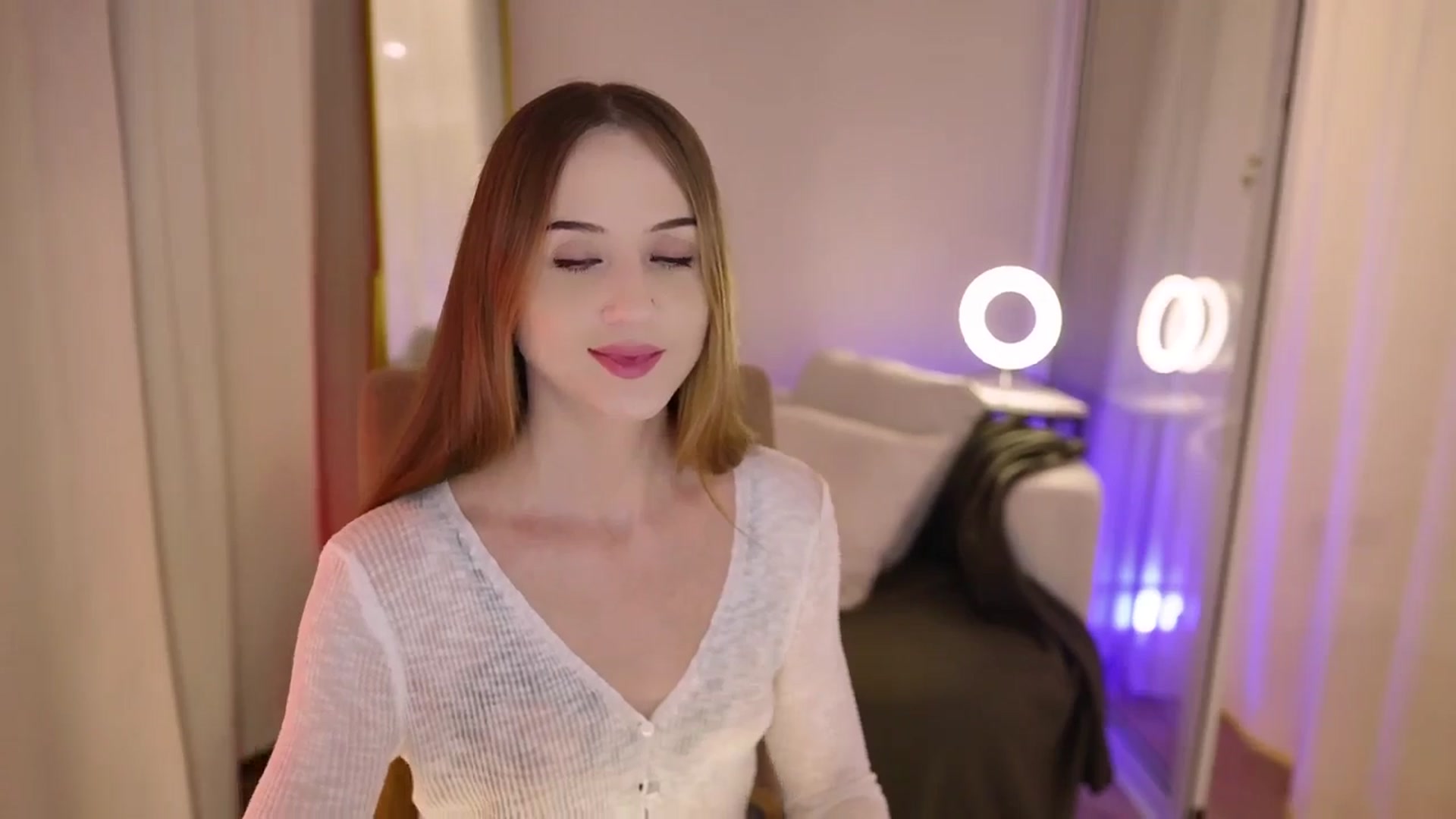 Gallery image thumbnail from Innocent_Soul's myfreecams stream on, 09/04/2025, 18:49 image 13 of 20
