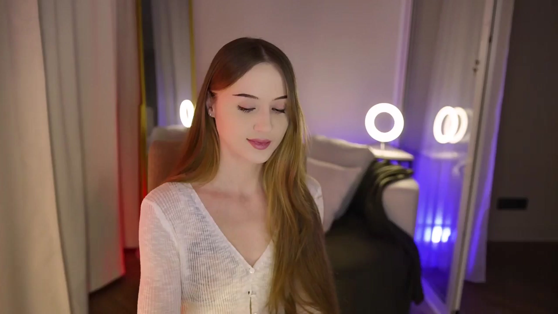 Gallery image thumbnail from Innocent_Soul's myfreecams stream on, 09/04/2025, 18:49 image 1 of 20