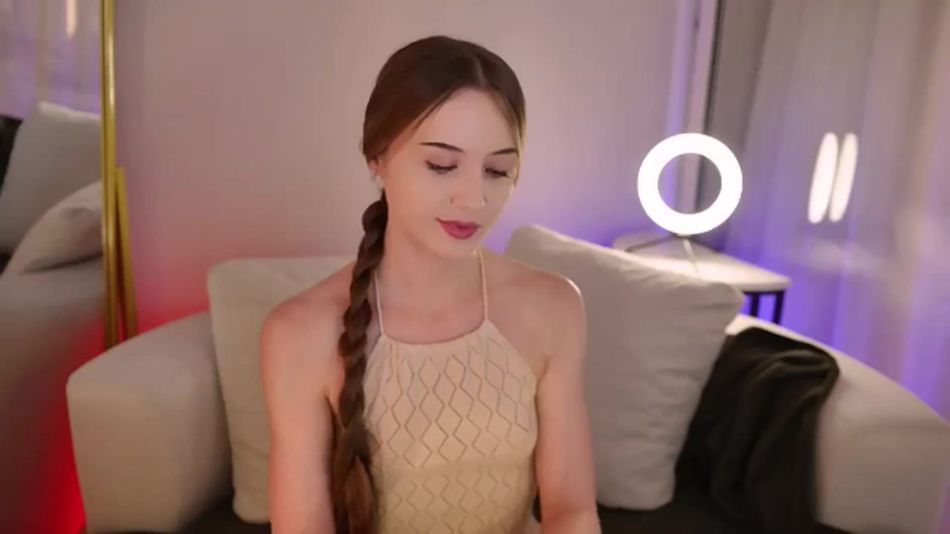 Gallery image thumbnail from Innocent_Soul's myfreecams stream on, 09/05/2025, 20:05 image 13 of 20