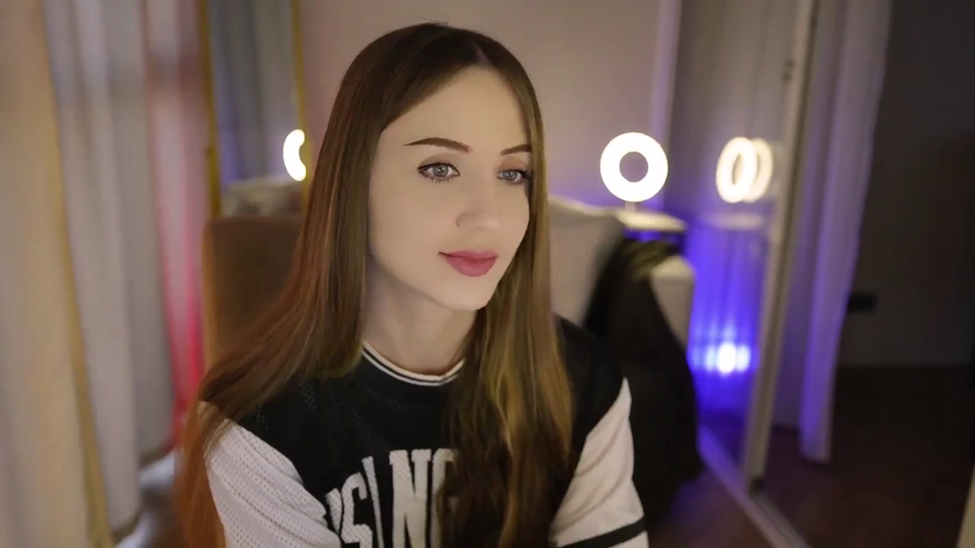 Gallery image thumbnail from Innocent_Soul's myfreecams stream on, 09/09/2025, 15:09 image 9 of 20