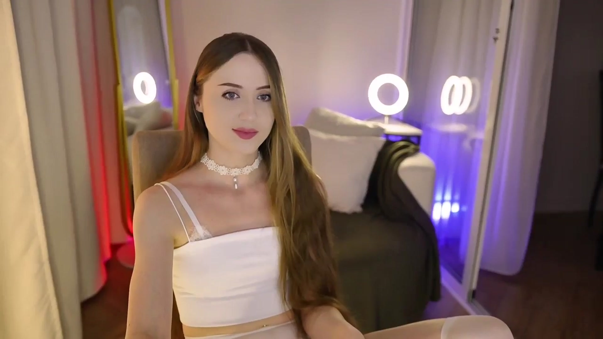Gallery image thumbnail from Innocent_Soul's myfreecams stream on, 09/10/2025, 17:54 image 8 of 20