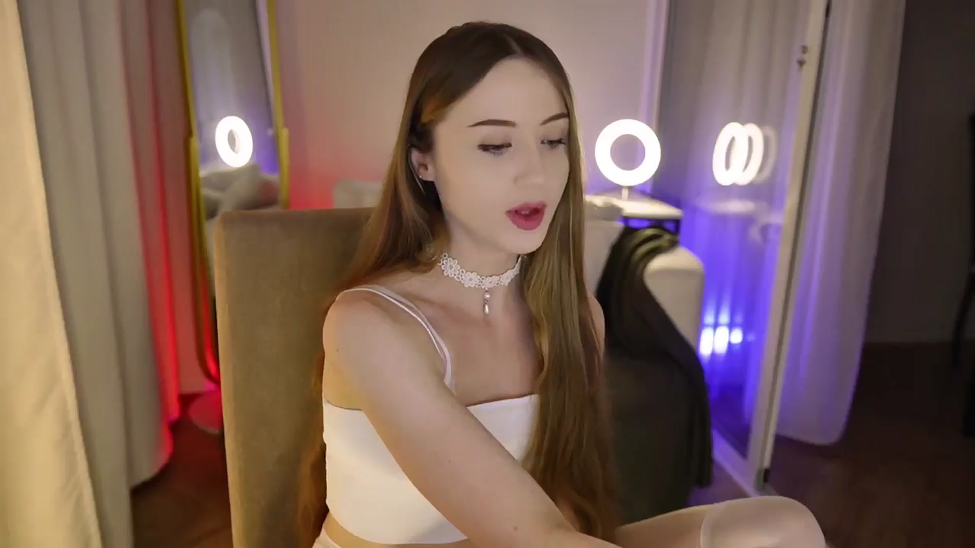 Gallery image thumbnail from Innocent_Soul's myfreecams stream on, 09/10/2025, 17:54 image 9 of 20