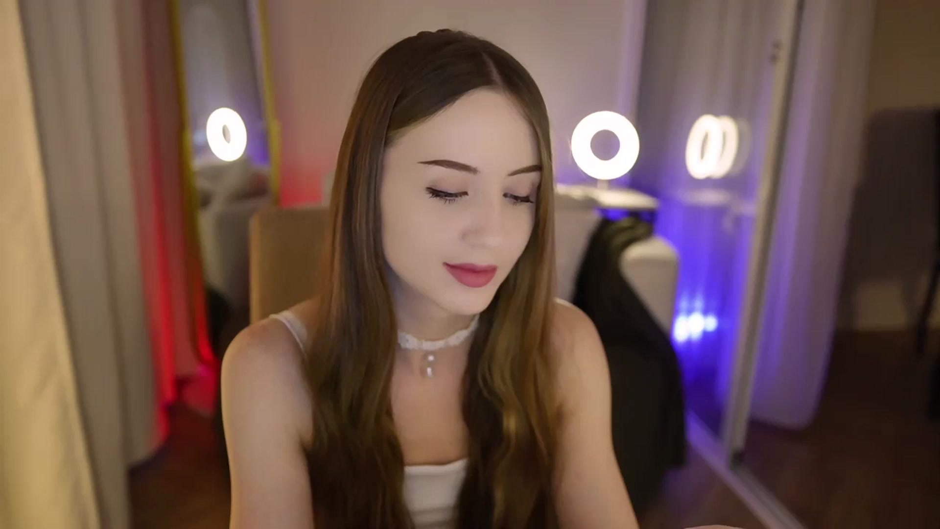 Gallery image thumbnail from Innocent_Soul's myfreecams stream on, 09/10/2025, 17:54 image 6 of 20