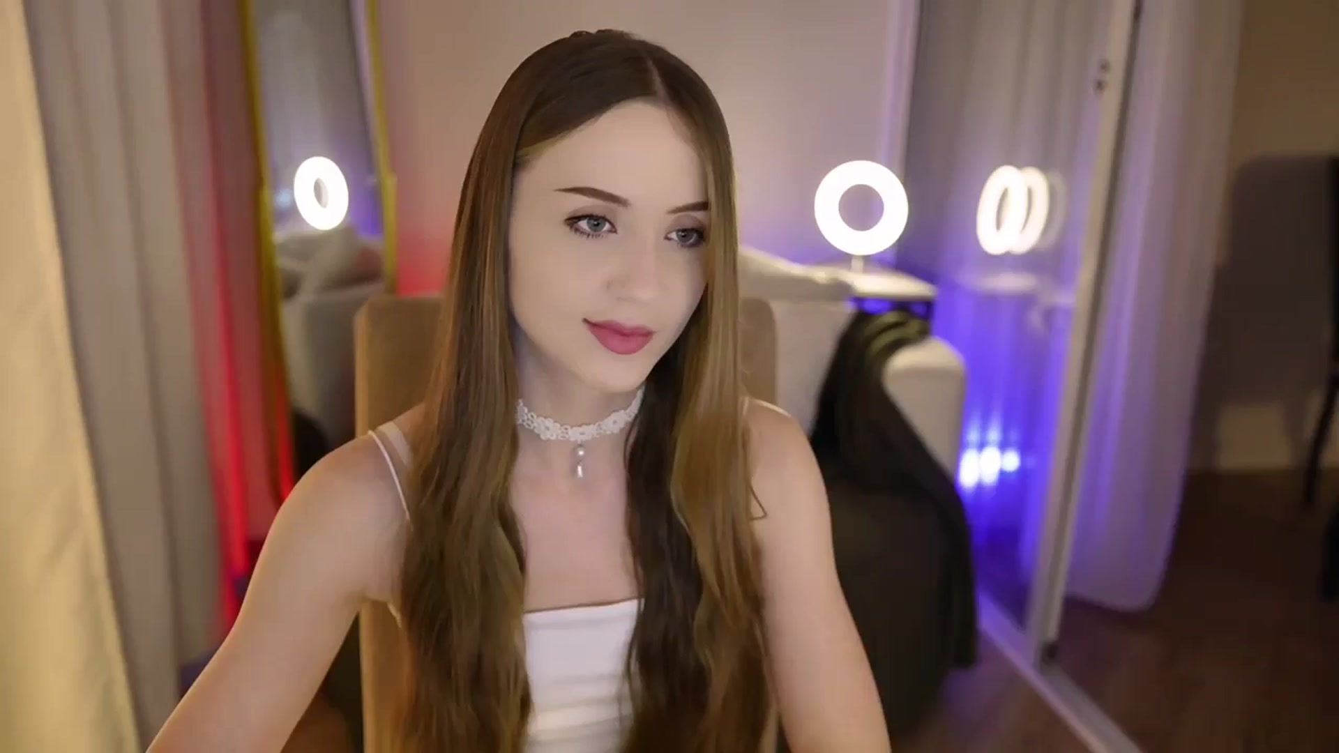 Gallery image thumbnail from Innocent_Soul's myfreecams stream on, 09/10/2025, 17:54 image 5 of 20