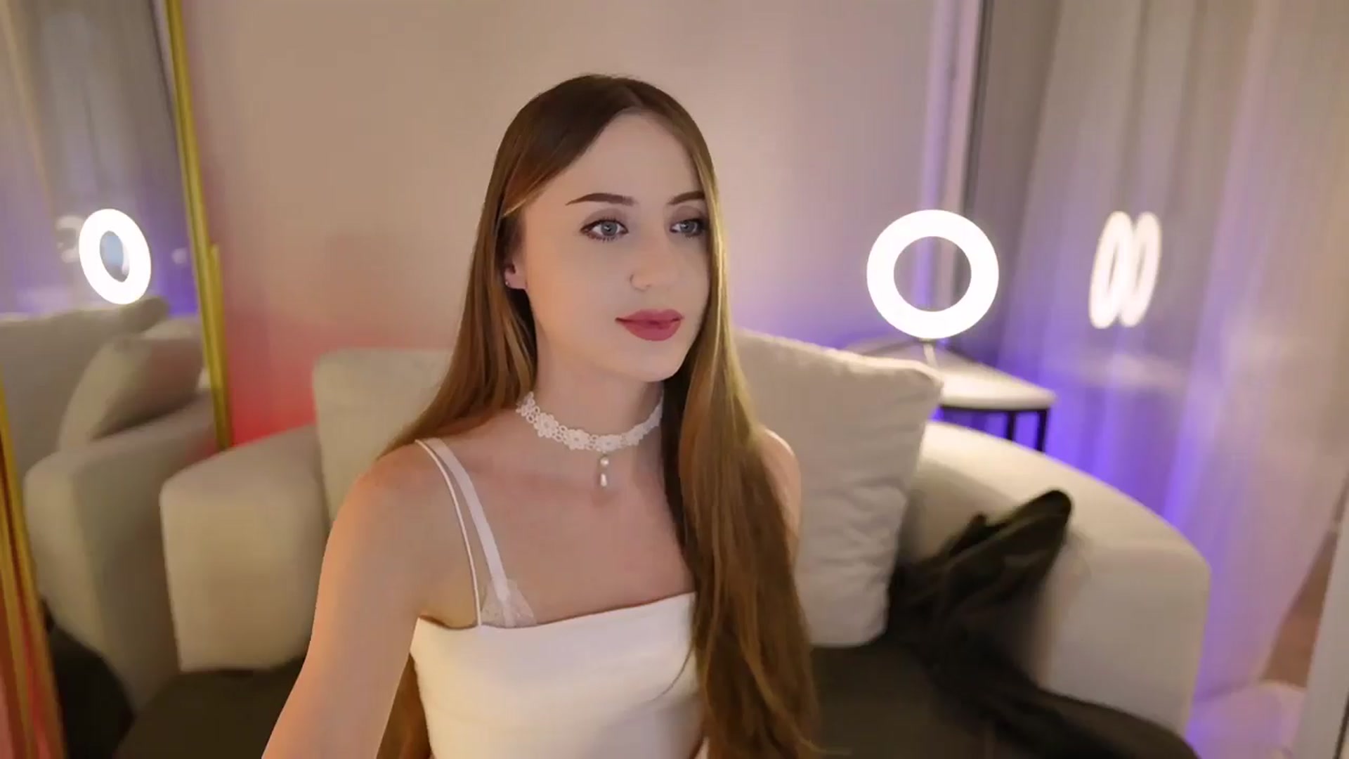 Gallery image thumbnail from Innocent_Soul's myfreecams stream on, 09/10/2025, 19:56 image 12 of 20