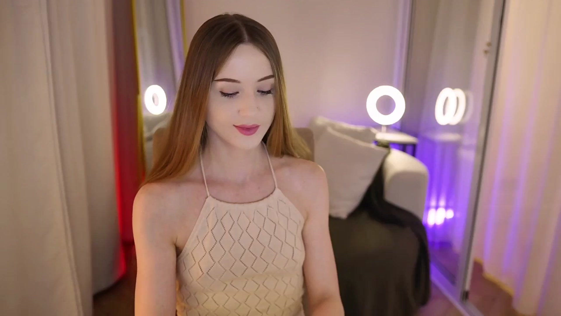 Gallery image thumbnail from Innocent_Soul's myfreecams stream on, 09/13/2025, 19:54 image 11 of 20