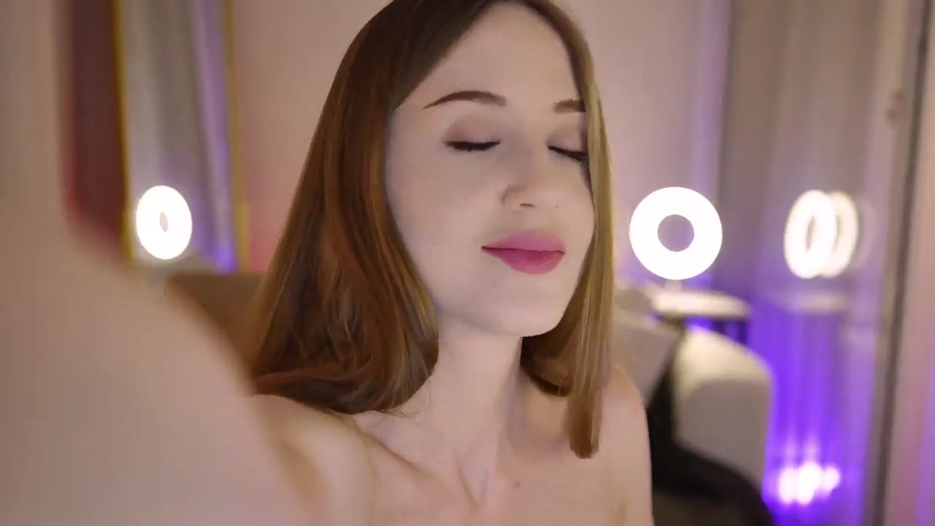Gallery image thumbnail from Innocent_Soul's myfreecams stream on, 09/13/2025, 19:54 image 7 of 20