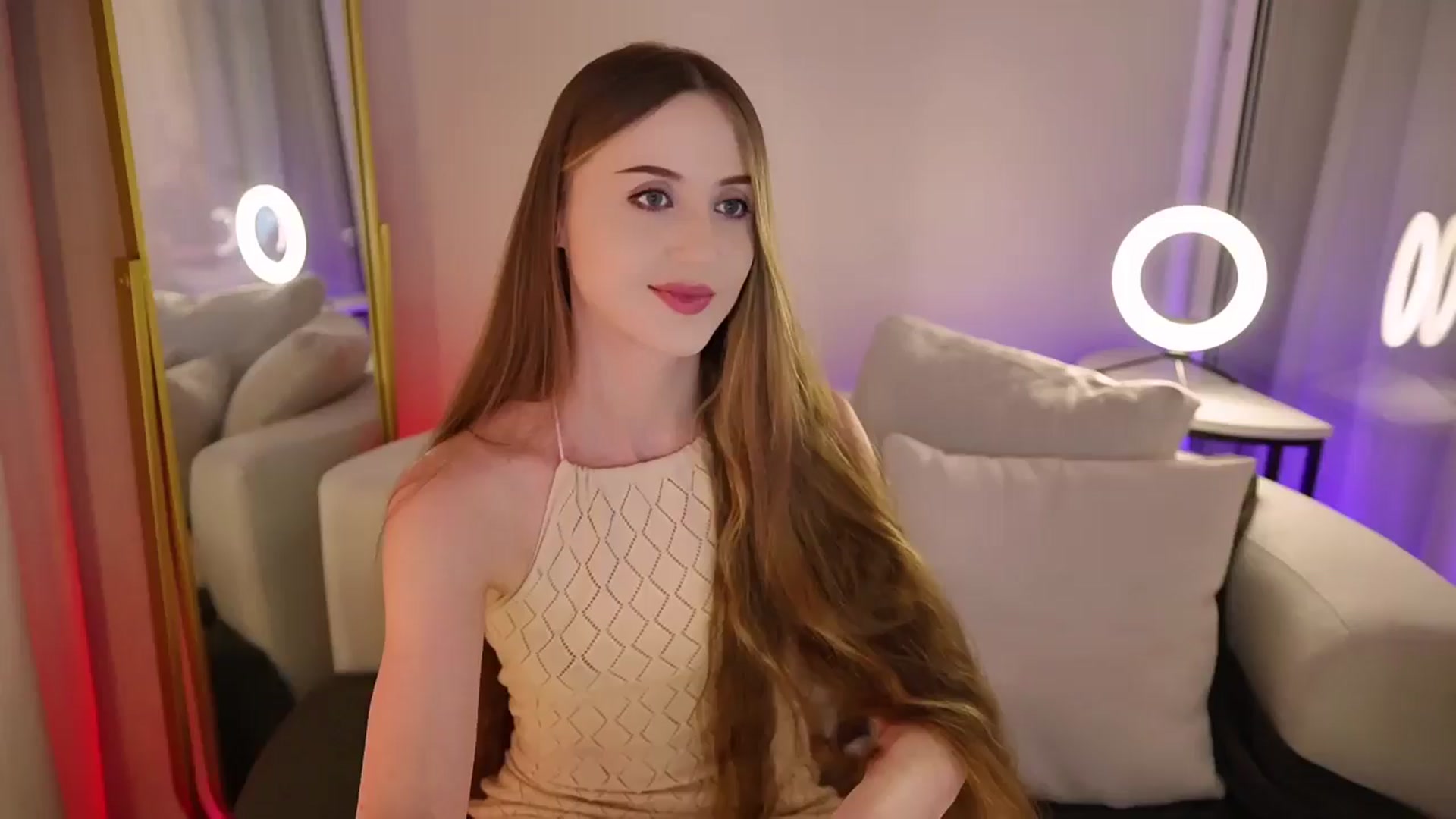 Gallery image thumbnail from Innocent_Soul's myfreecams stream on, 09/13/2025, 20:38 image 17 of 20