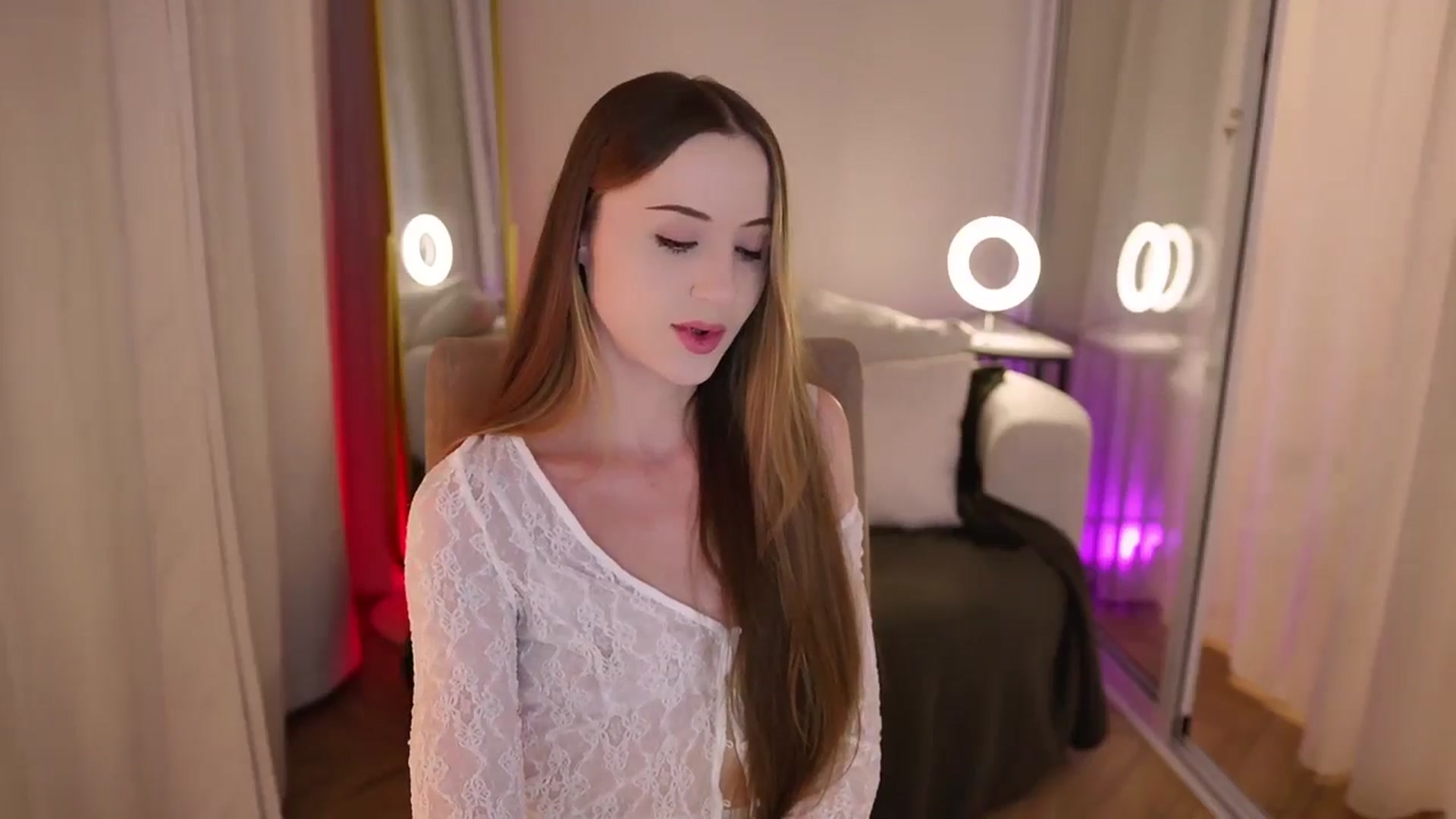 Gallery image thumbnail from Innocent_Soul's myfreecams stream on, 09/15/2025, 16:51 image 19 of 20