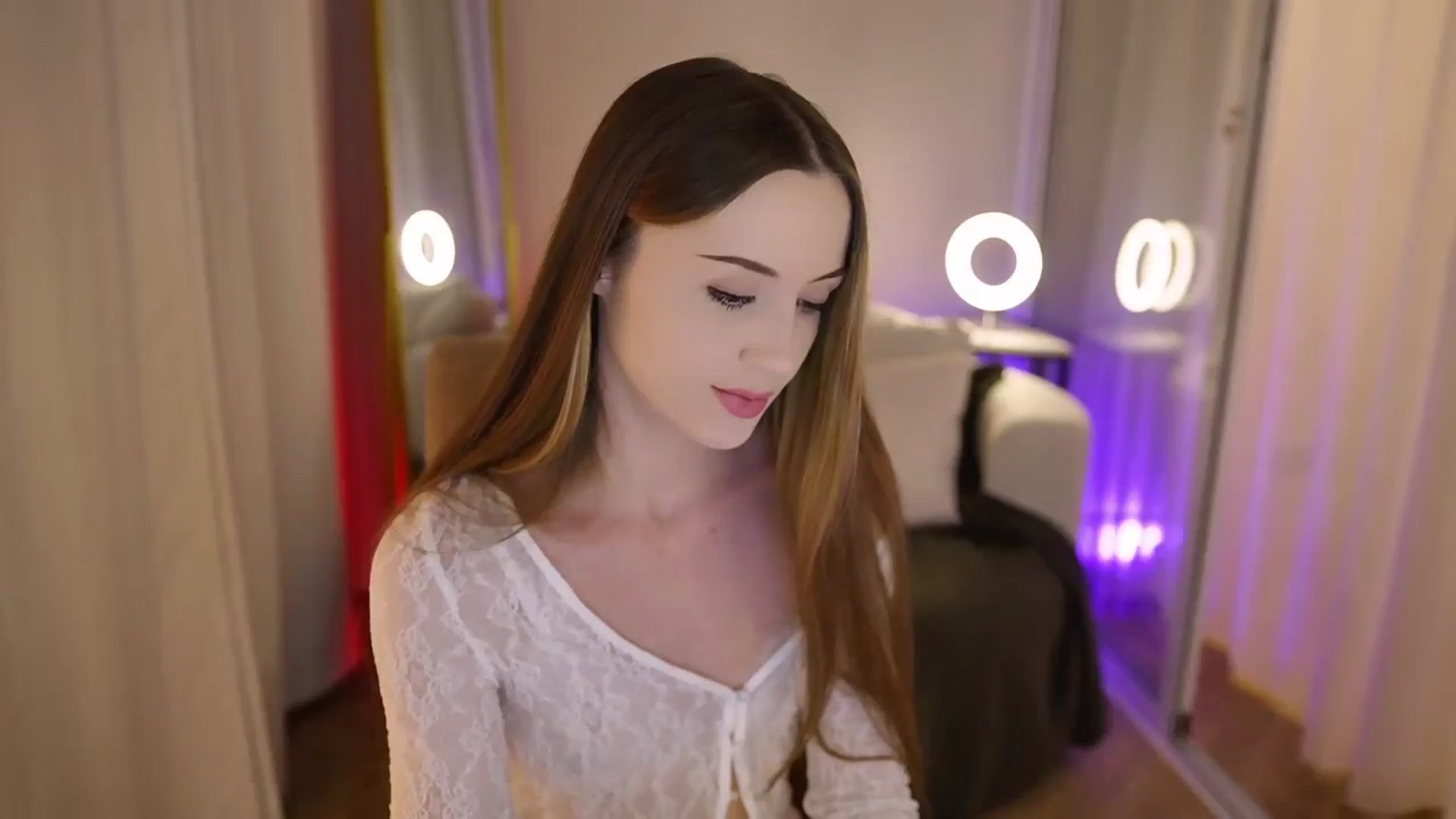Gallery image thumbnail from Innocent_Soul's myfreecams stream on, 09/15/2025, 16:51 image 8 of 20
