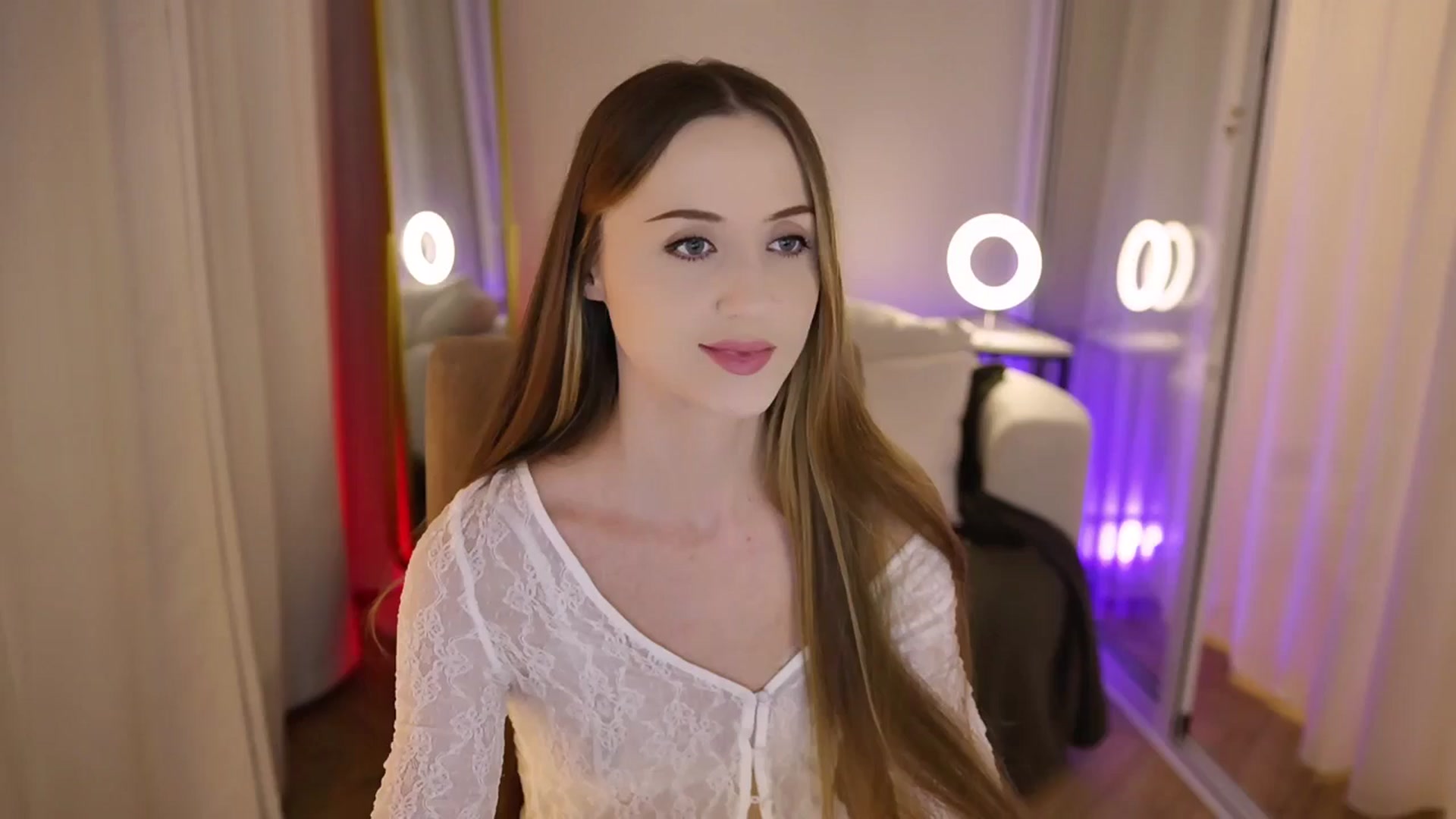 Gallery image thumbnail from Innocent_Soul's myfreecams stream on, 09/15/2025, 16:51 image 1 of 20