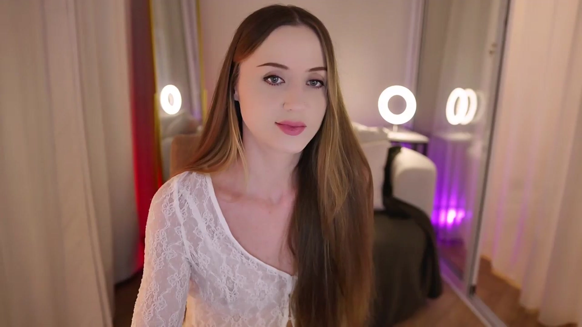 Gallery image thumbnail from Innocent_Soul's myfreecams stream on, 09/15/2025, 16:51 image 18 of 20