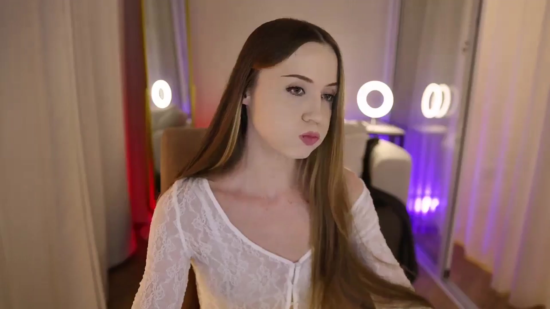 Gallery image thumbnail from Innocent_Soul's myfreecams stream on, 09/15/2025, 16:51 image 3 of 20
