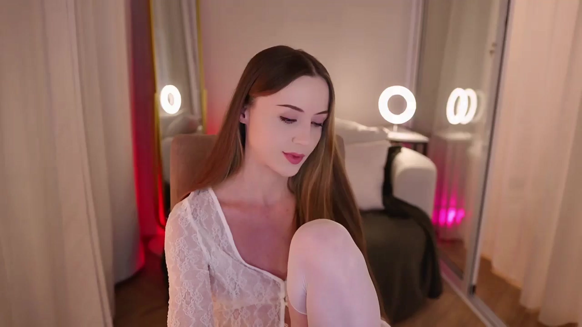 Gallery image thumbnail from Innocent_Soul's myfreecams stream on, 09/15/2025, 17:53 image 13 of 20