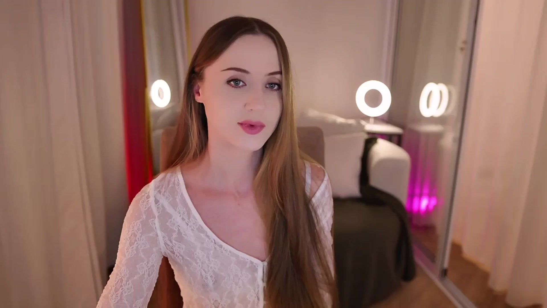 Gallery image thumbnail from Innocent_Soul's myfreecams stream on, 09/15/2025, 17:53 image 2 of 20