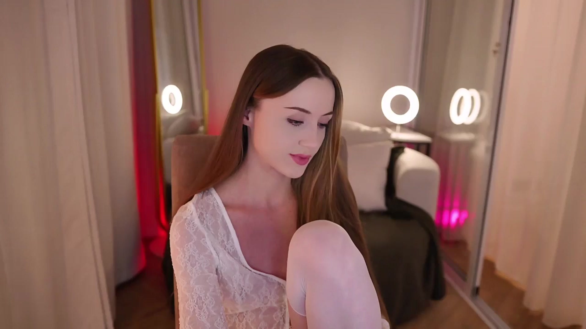 Gallery image thumbnail from Innocent_Soul's myfreecams stream on, 09/15/2025, 17:53 image 11 of 20