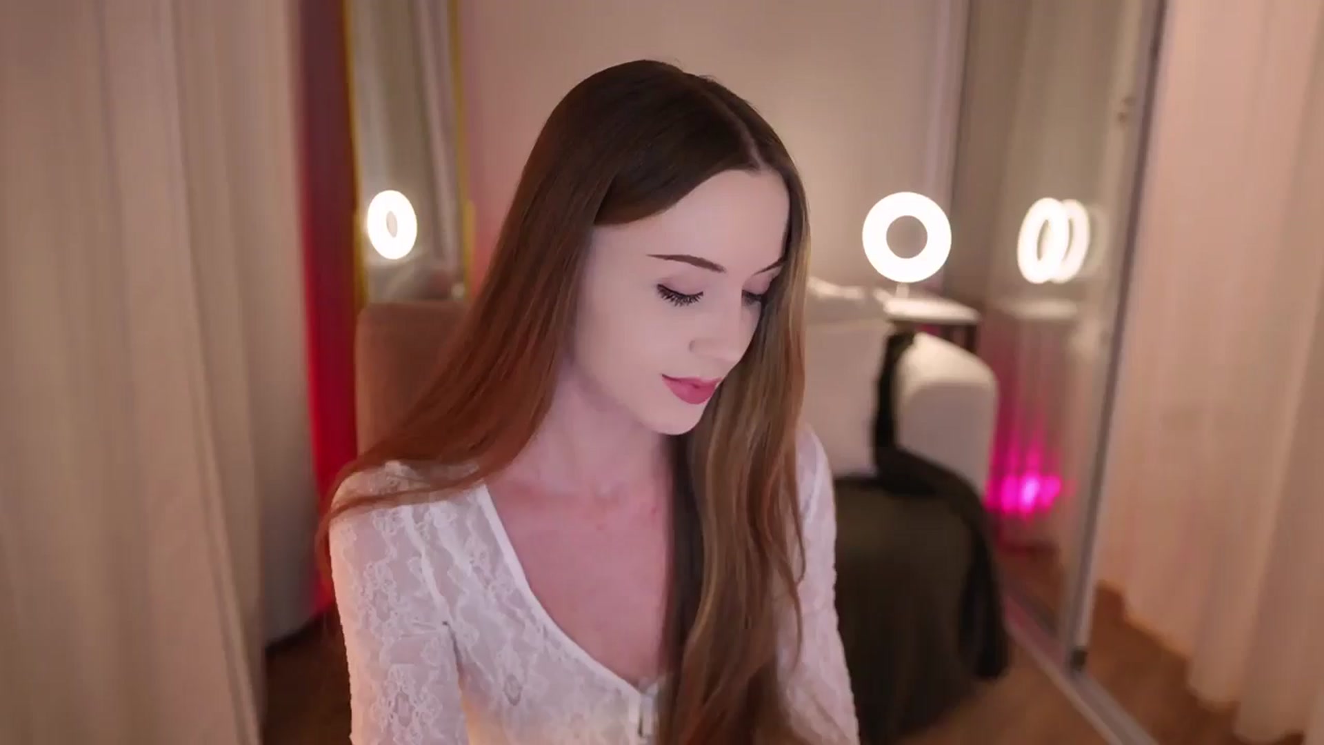 Gallery image thumbnail from Innocent_Soul's myfreecams stream on, 09/15/2025, 18:42 image 13 of 20