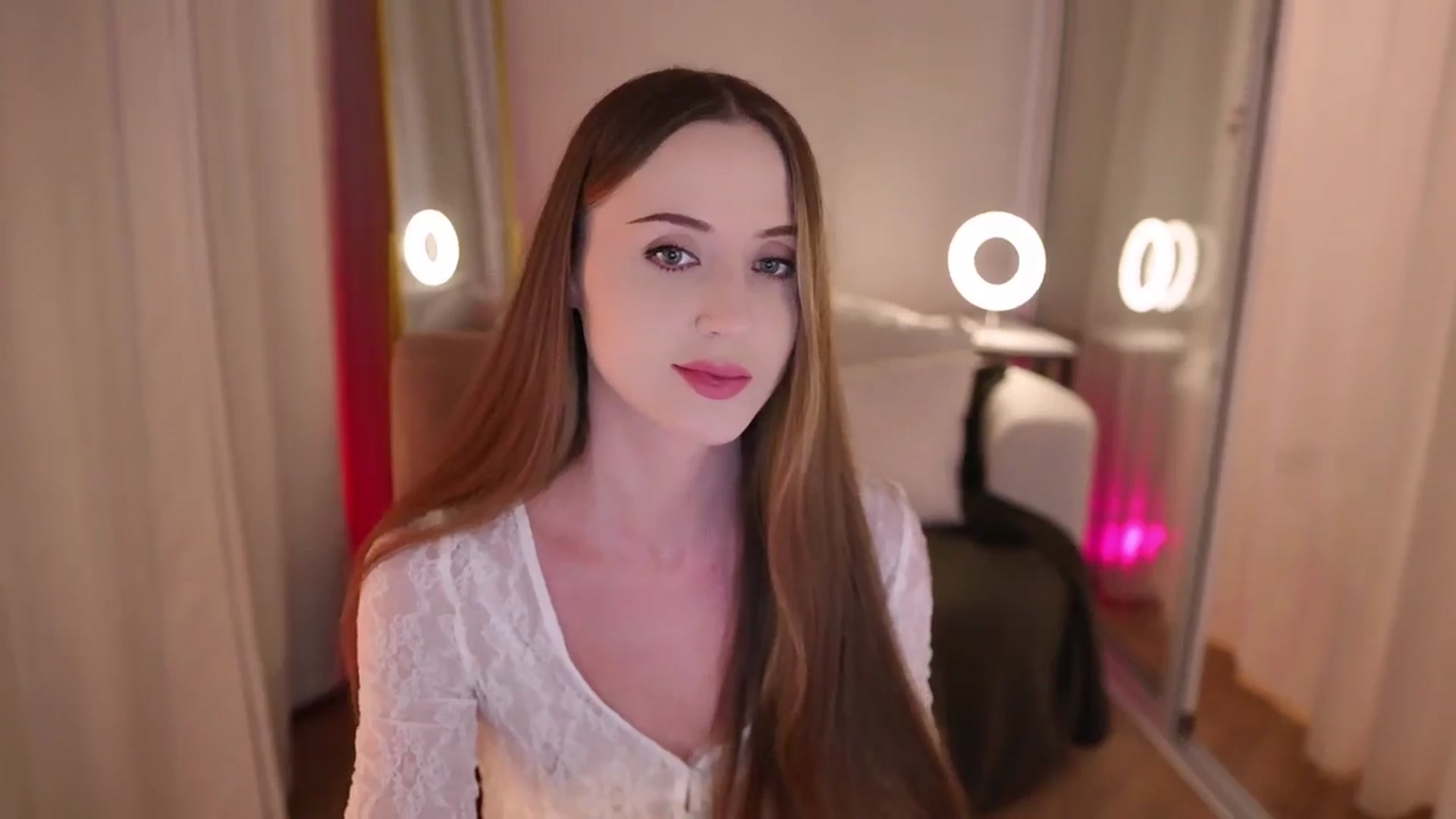 Gallery image thumbnail from Innocent_Soul's myfreecams stream on, 09/15/2025, 18:42 image 4 of 20