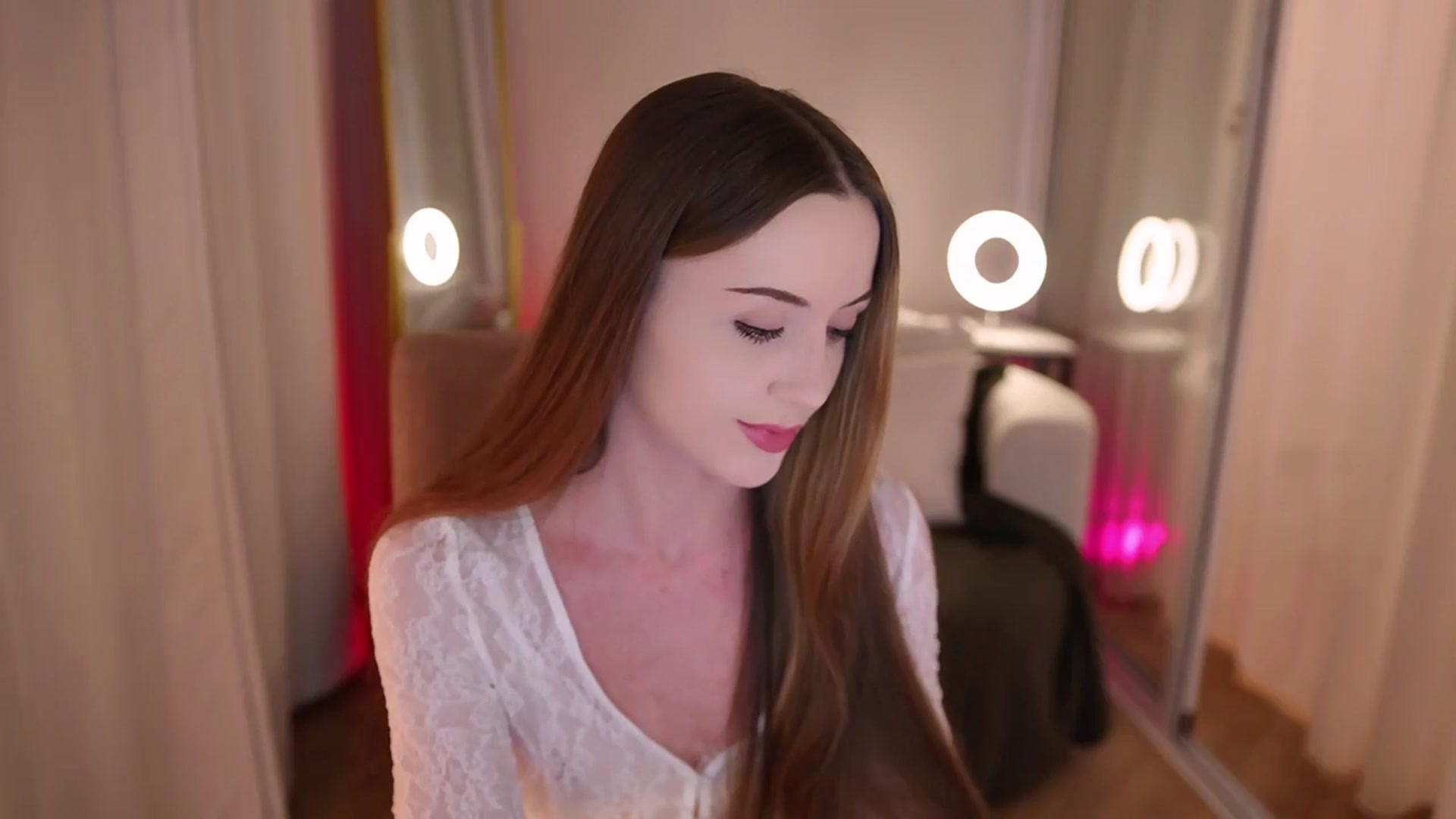 Gallery image thumbnail from Innocent_Soul's myfreecams stream on, 09/15/2025, 18:42 image 10 of 20