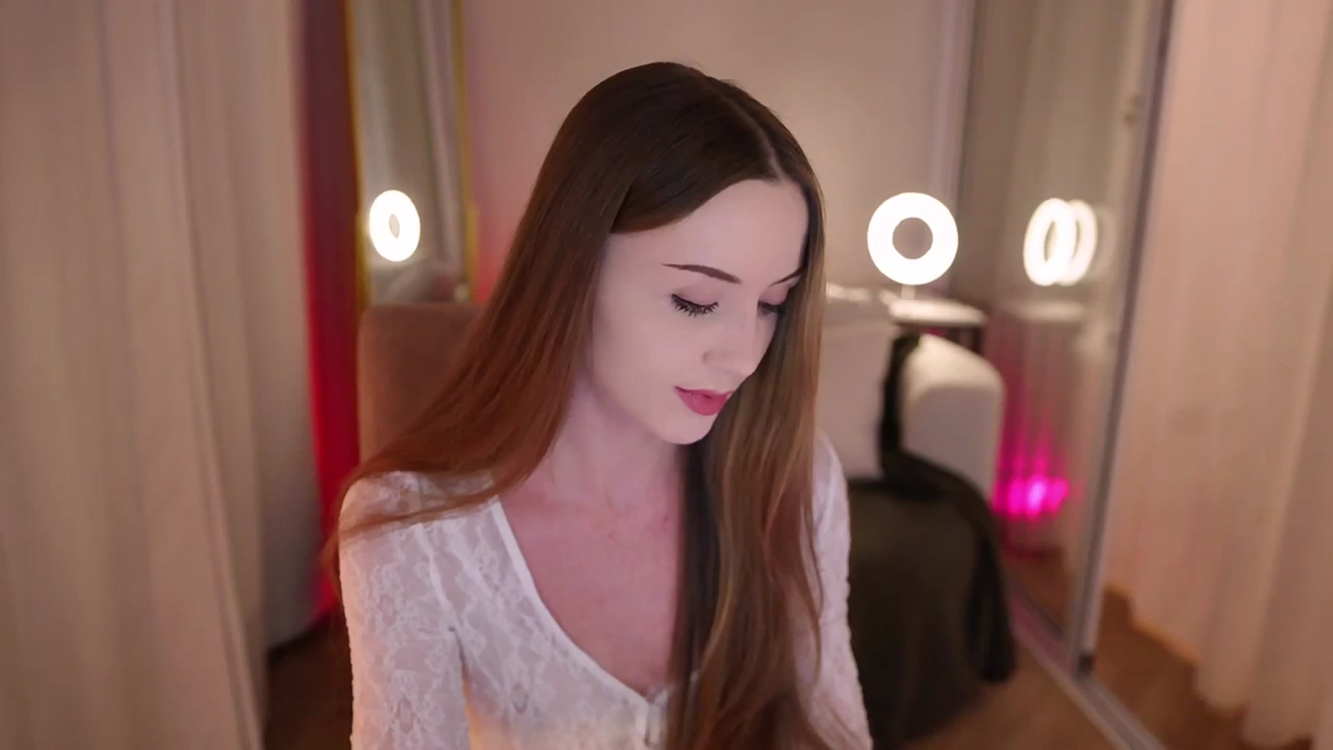 Gallery image thumbnail from Innocent_Soul's myfreecams stream on, 09/15/2025, 18:42 image 14 of 20