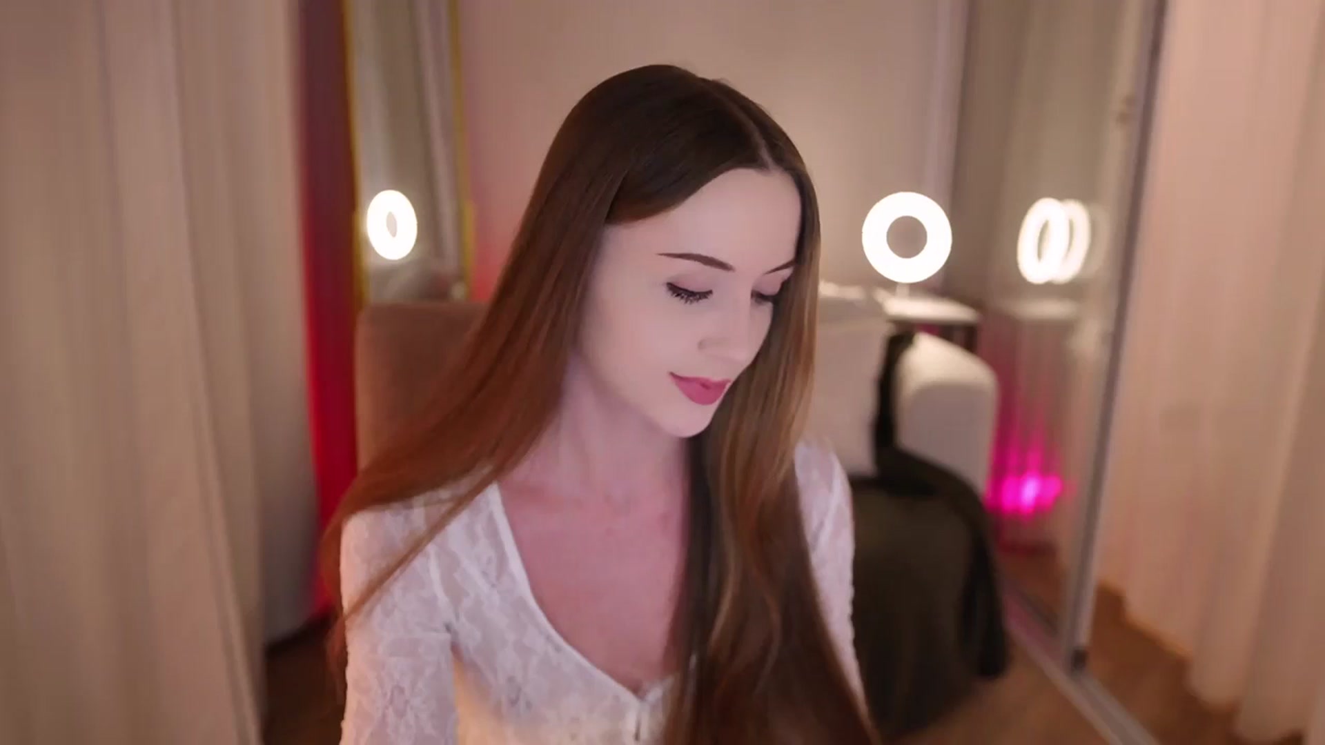 Gallery image thumbnail from Innocent_Soul's myfreecams stream on, 09/15/2025, 18:42 image 6 of 20