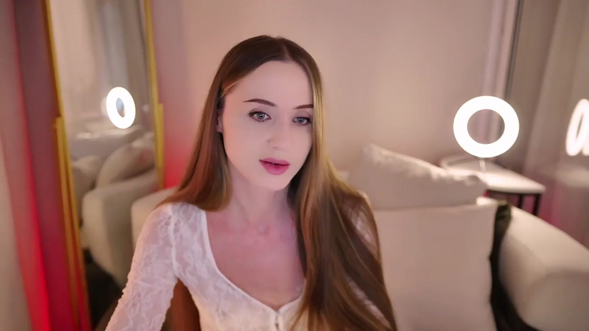Gallery image thumbnail from Innocent_Soul's myfreecams stream on, 09/15/2025, 20:41 image 3 of 20