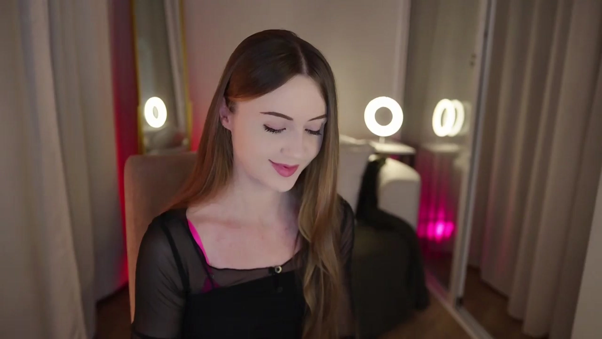 Gallery image thumbnail from Innocent_Soul's myfreecams stream on, 09/16/2025, 18:52 image 4 of 20