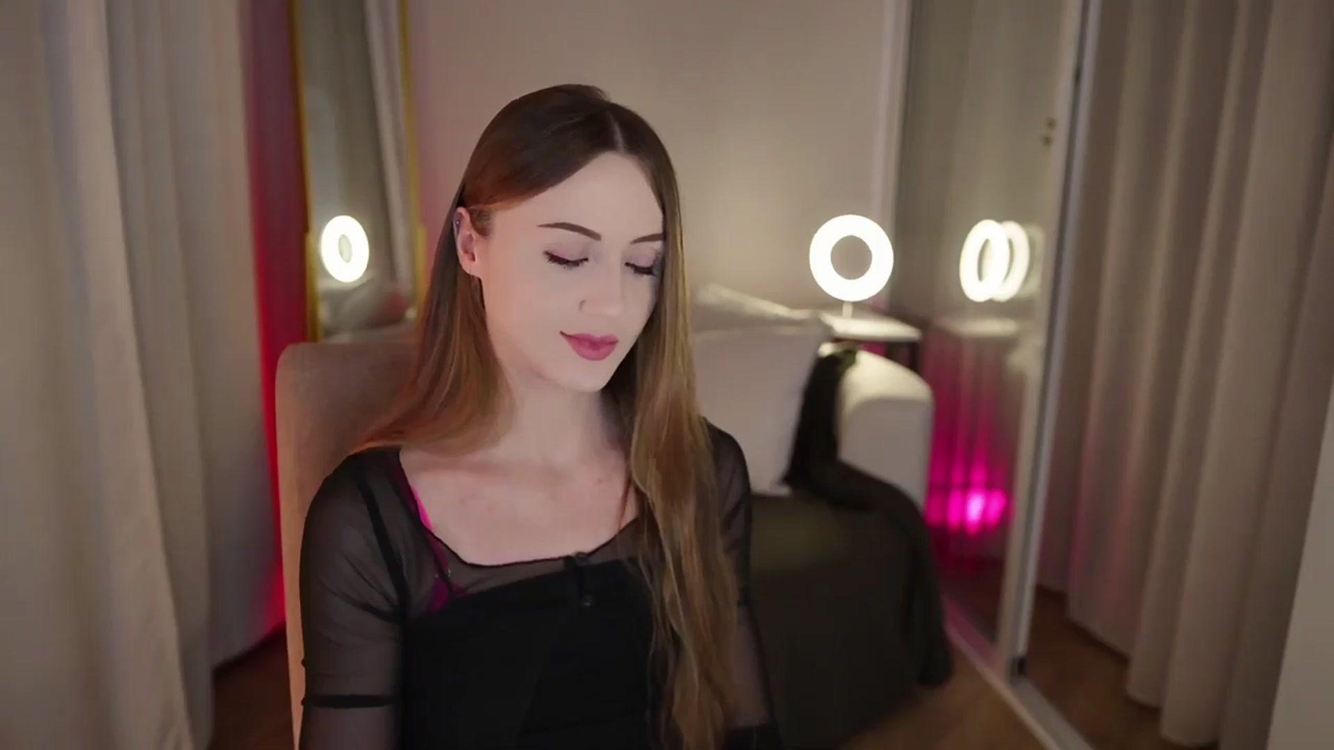 Gallery image thumbnail from Innocent_Soul's myfreecams stream on, 09/16/2025, 18:52 image 6 of 20