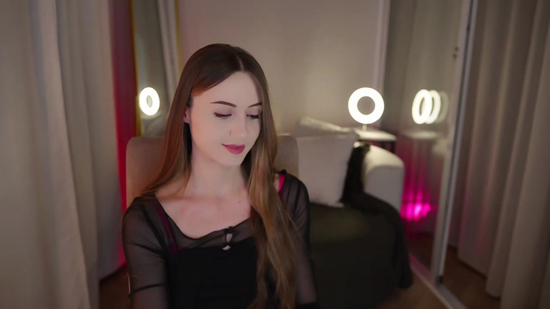 Gallery image thumbnail from Innocent_Soul's myfreecams stream on, 09/16/2025, 18:52 image 16 of 20