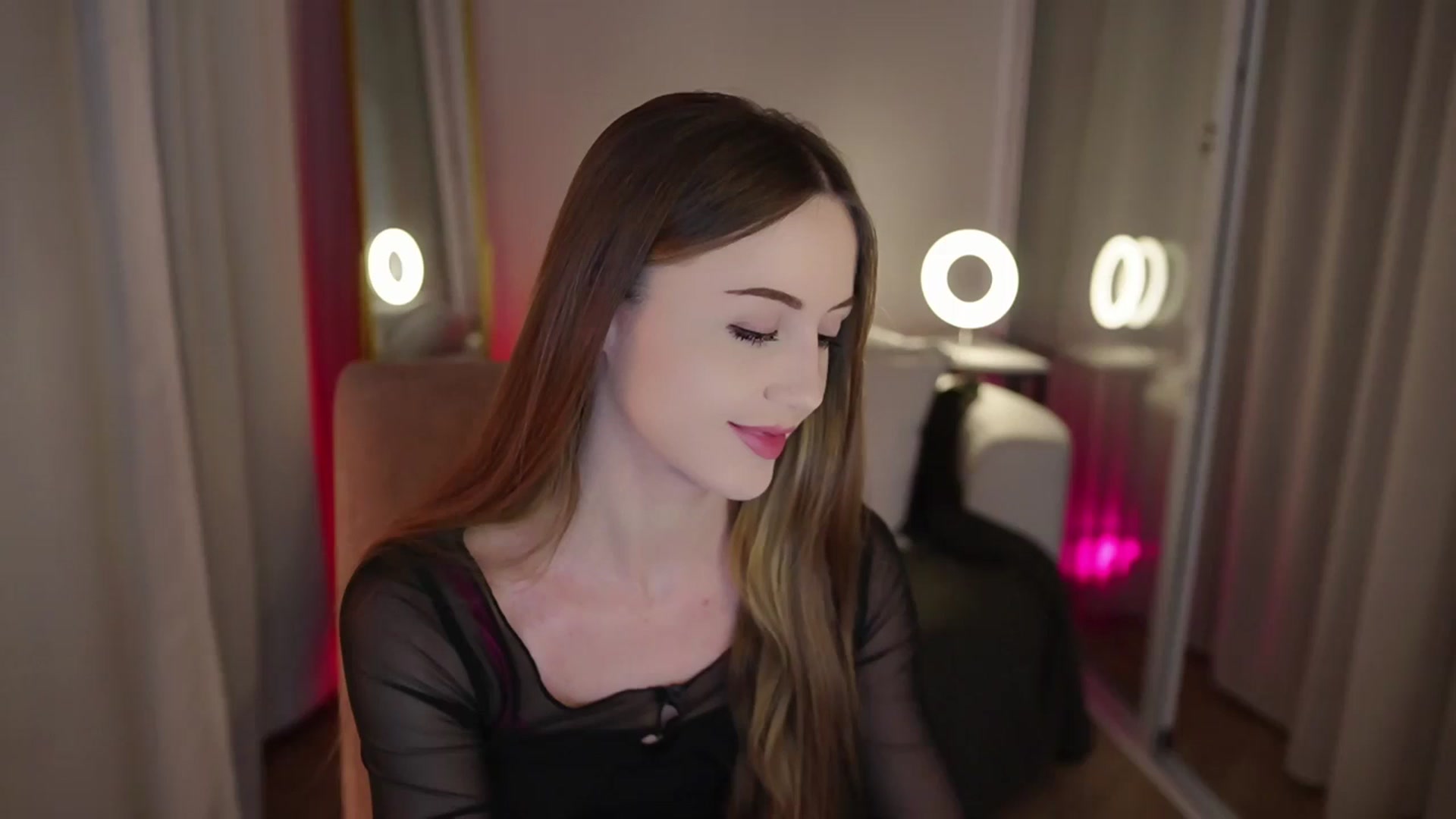 Gallery image thumbnail from Innocent_Soul's myfreecams stream on, 09/16/2025, 18:52 image 15 of 20