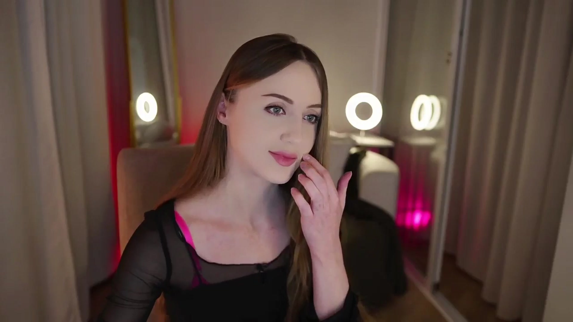 Gallery image thumbnail from Innocent_Soul's myfreecams stream on, 09/16/2025, 18:52 image 2 of 20