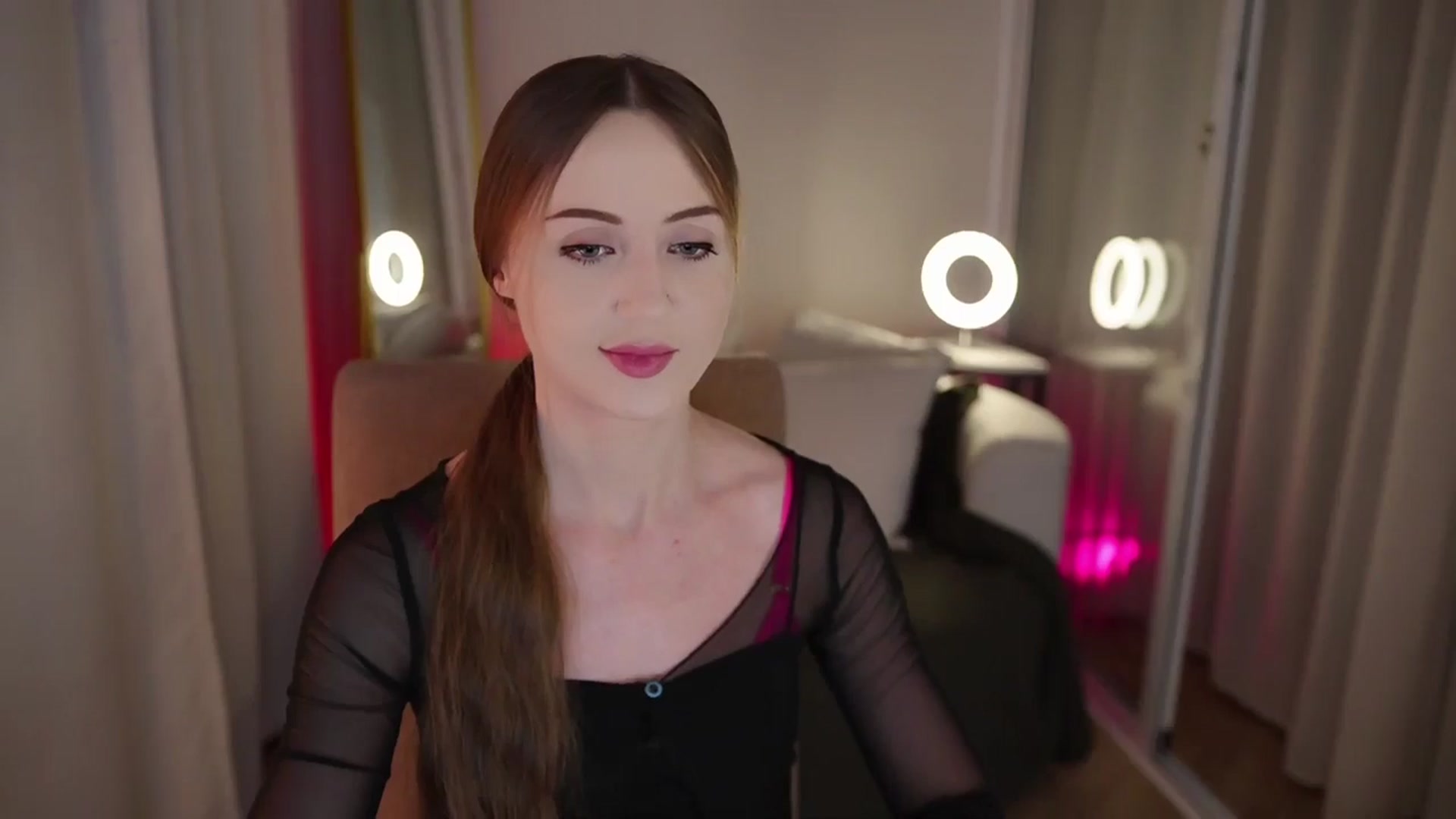 Gallery image thumbnail from Innocent_Soul's myfreecams stream on, 09/16/2025, 18:52 image 17 of 20