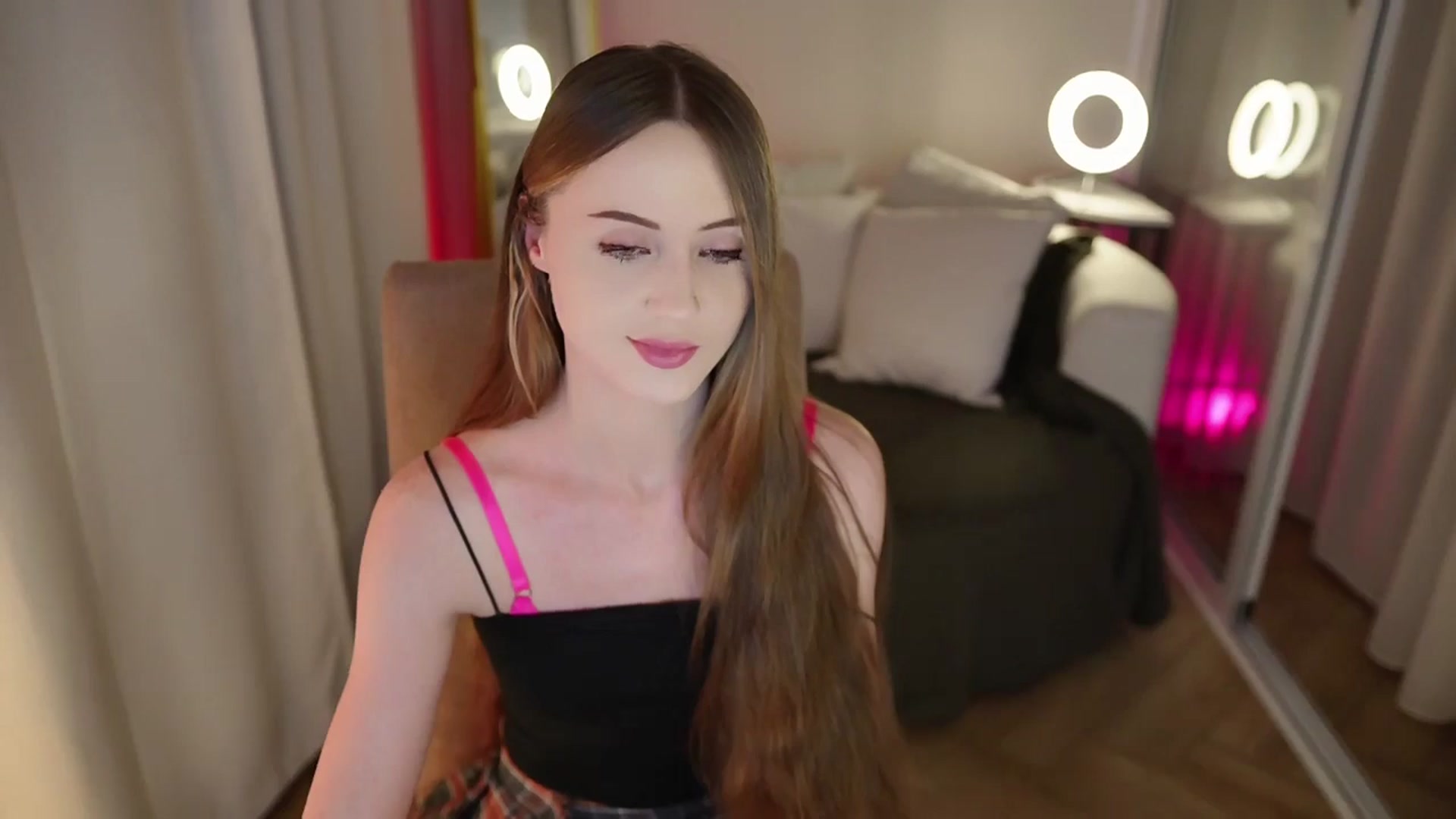 Gallery image thumbnail from Innocent_Soul's myfreecams stream on, 09/16/2025, 20:33 image 12 of 20