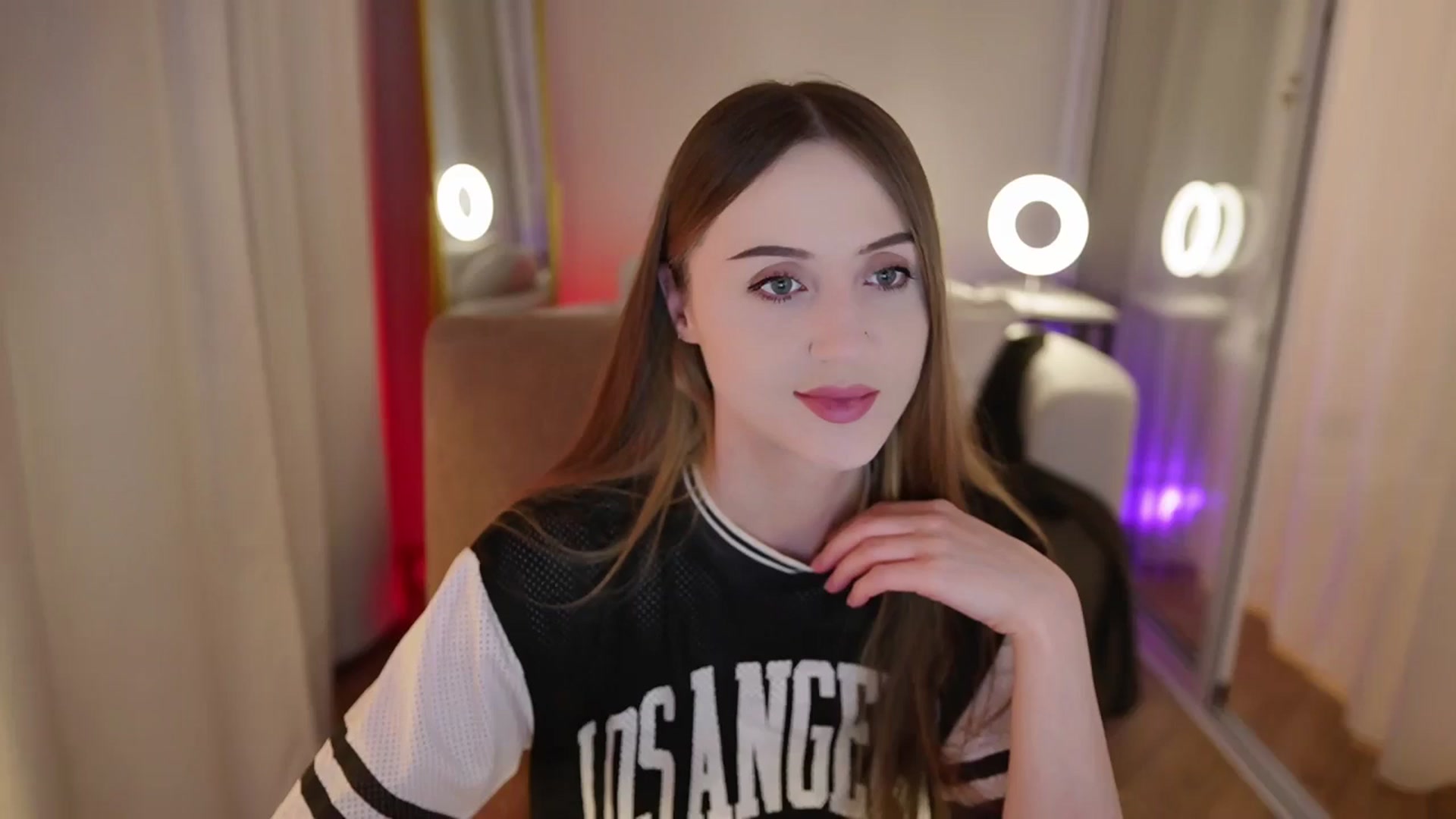Gallery image thumbnail from Innocent_Soul's myfreecams stream on, 09/18/2025, 18:51 image 1 of 20