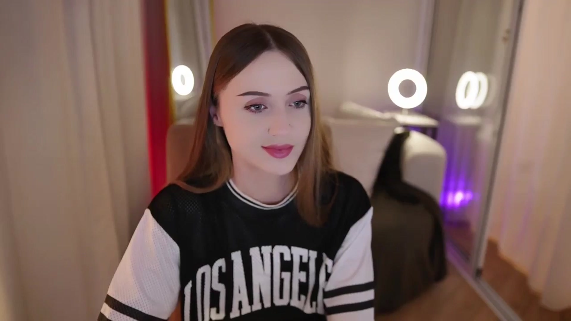 Gallery image thumbnail from Innocent_Soul's myfreecams stream on, 09/18/2025, 18:51 image 12 of 20