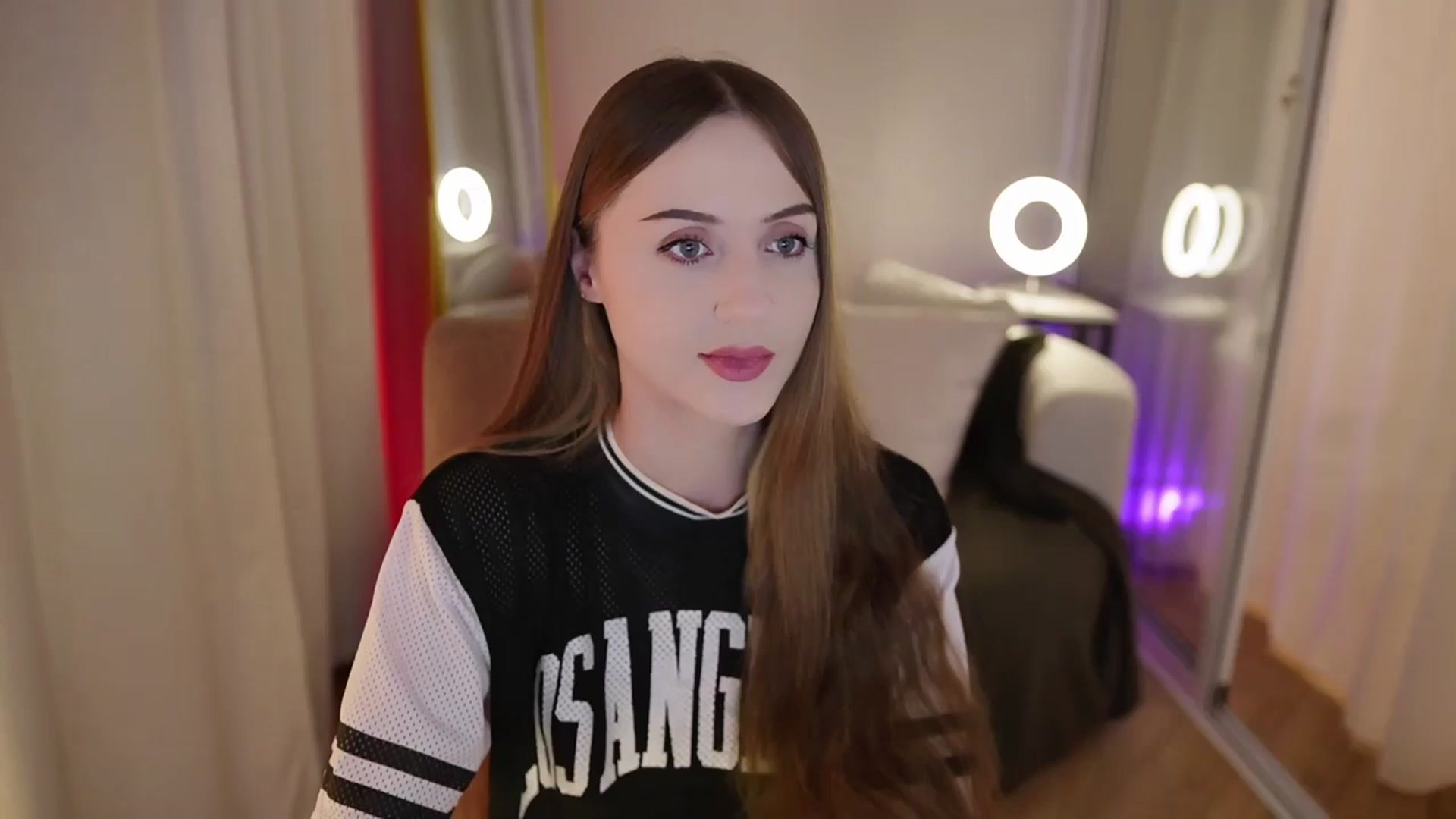 Gallery image thumbnail from Innocent_Soul's myfreecams stream on, 09/18/2025, 18:51 image 4 of 20