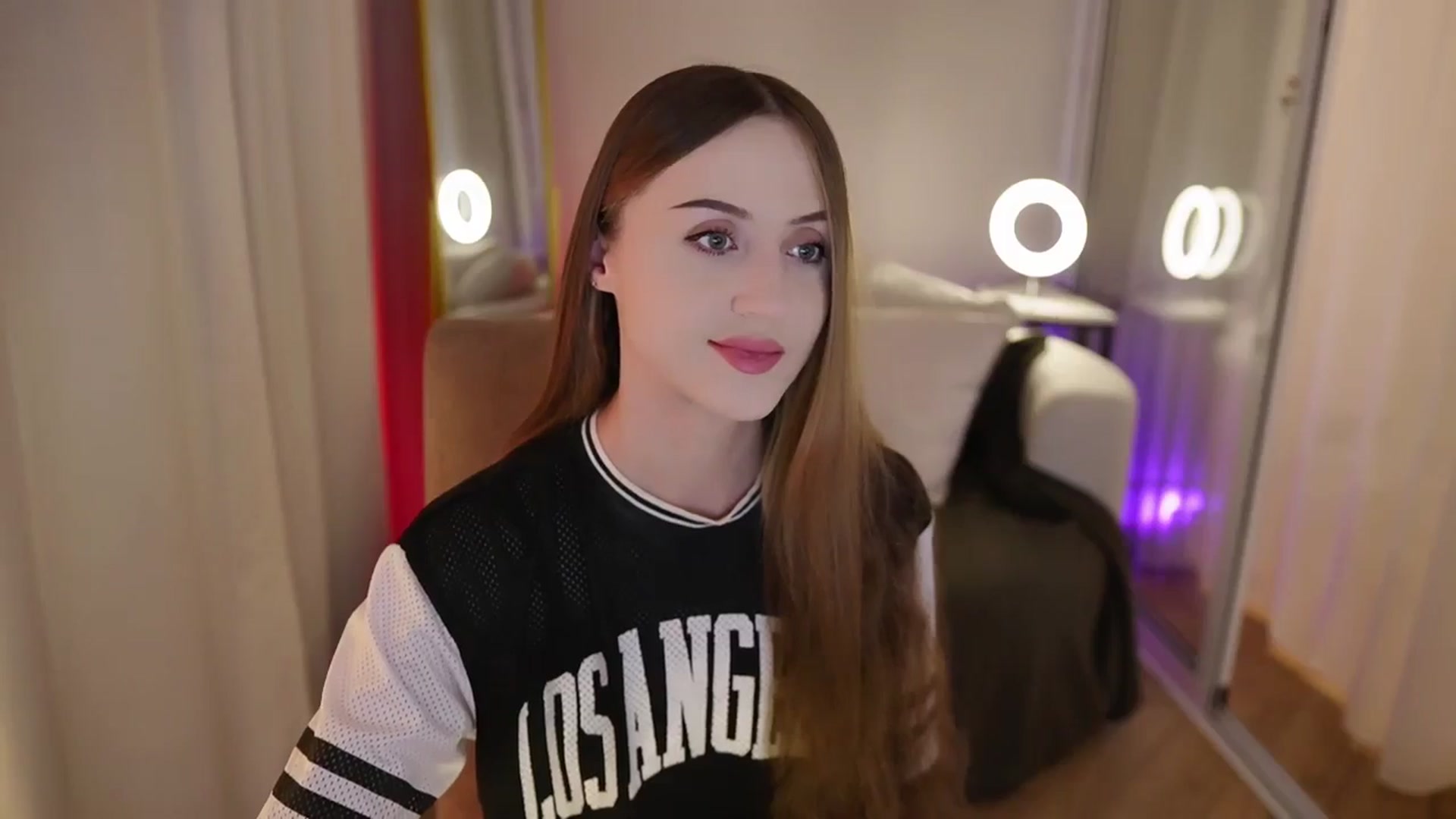 Gallery image thumbnail from Innocent_Soul's myfreecams stream on, 09/18/2025, 18:51 image 3 of 20