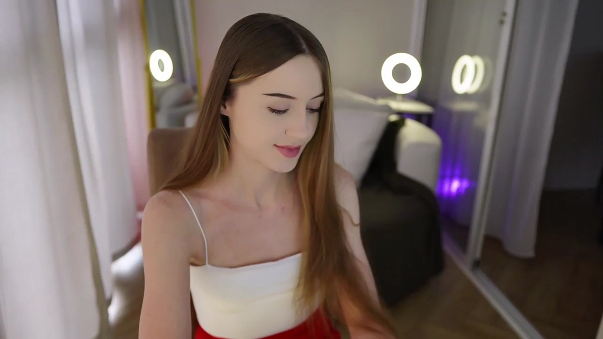 Gallery image thumbnail from Innocent_Soul's myfreecams stream on, 09/19/2025, 13:59 image 2 of 20