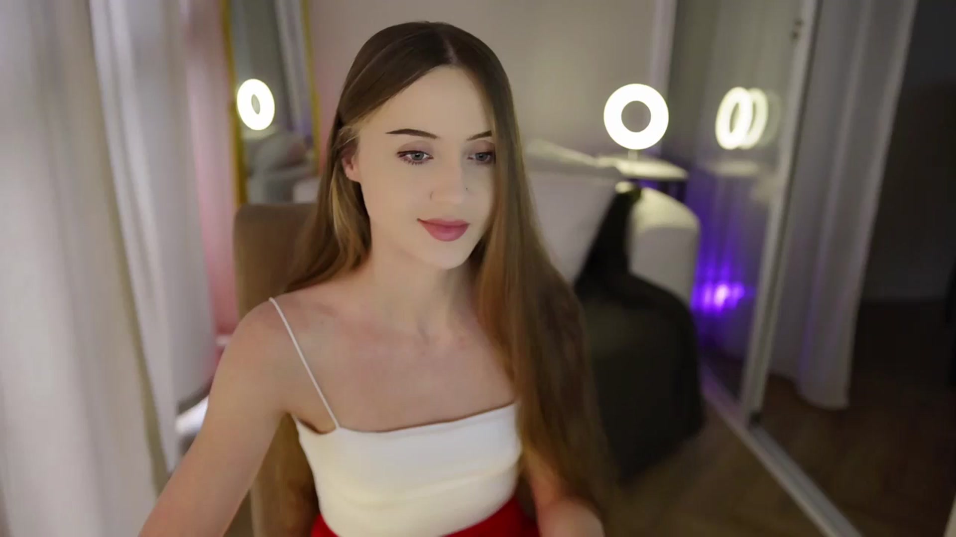 Gallery image thumbnail from Innocent_Soul's myfreecams stream on, 09/19/2025, 13:59 image 18 of 20