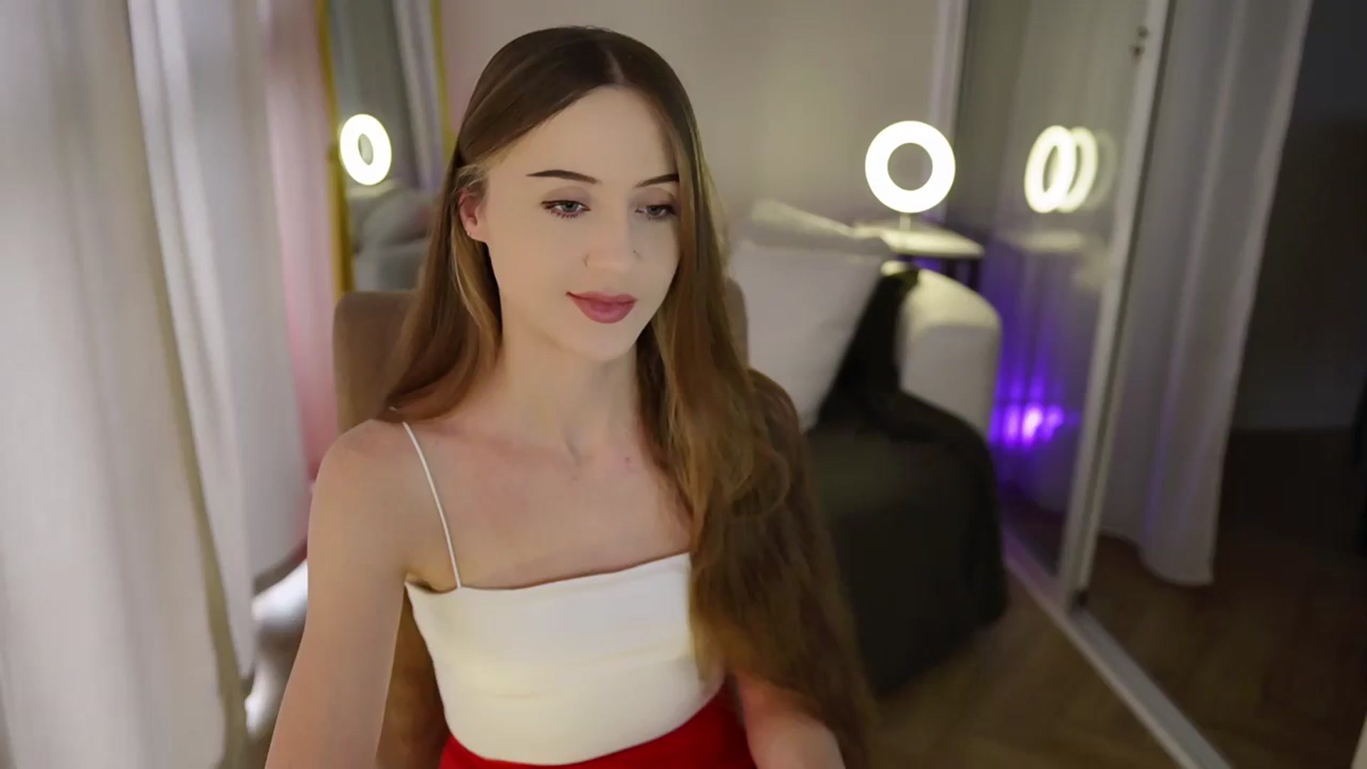 Gallery image thumbnail from Innocent_Soul's myfreecams stream on, 09/19/2025, 13:59 image 12 of 20