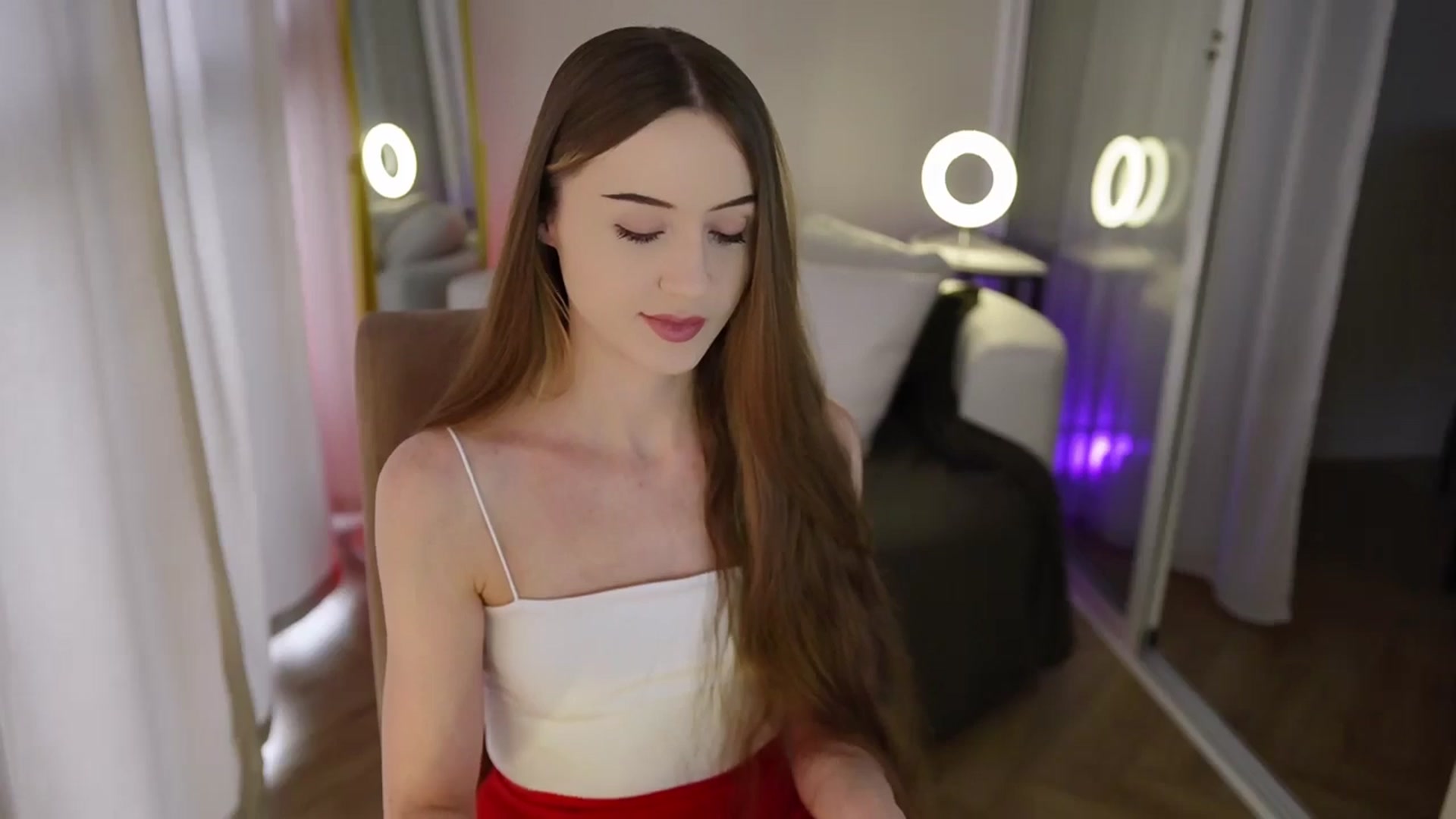 Gallery image thumbnail from Innocent_Soul's myfreecams stream on, 09/19/2025, 13:59 image 8 of 20